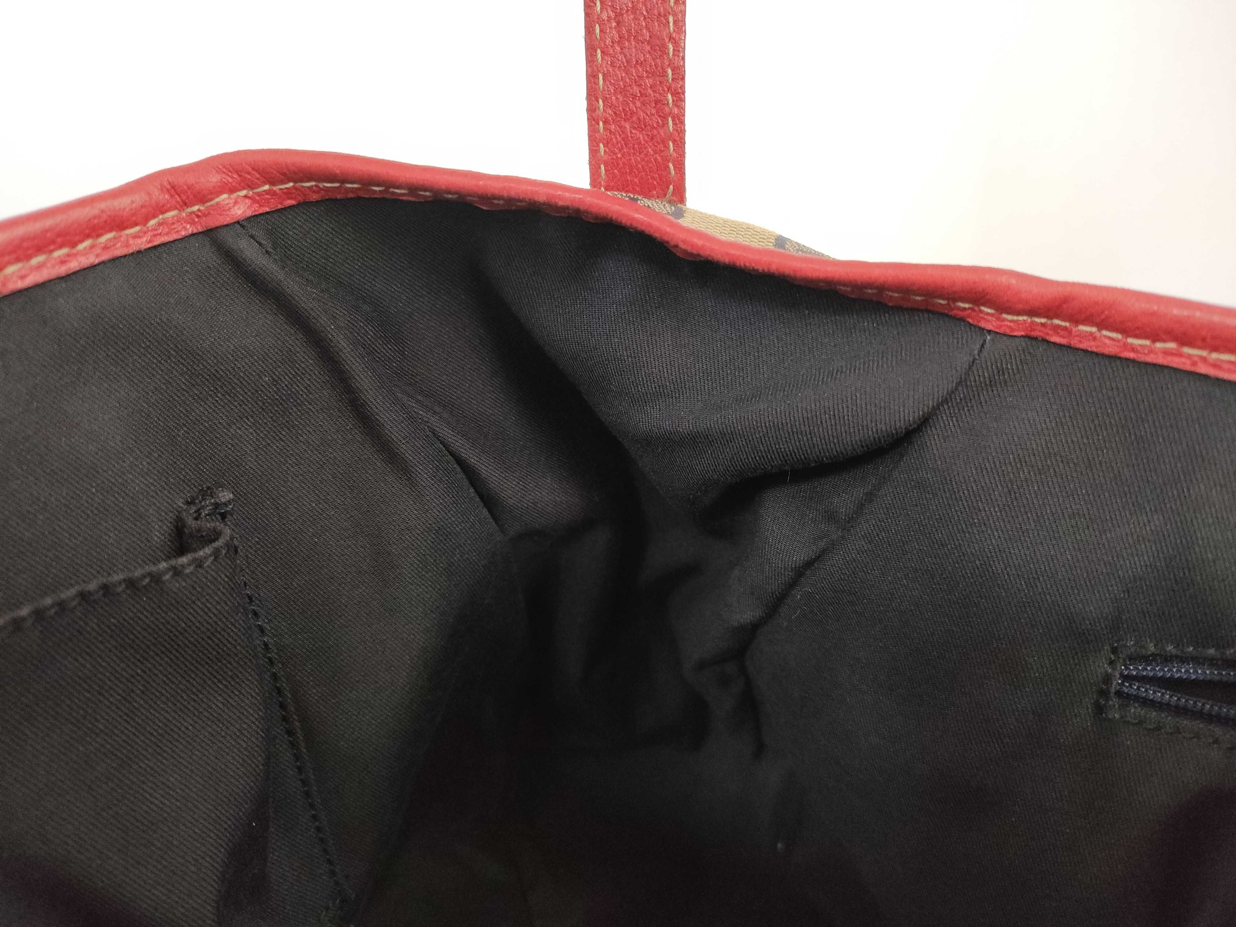 GG Canvas Gucci Tote Bag — view 9