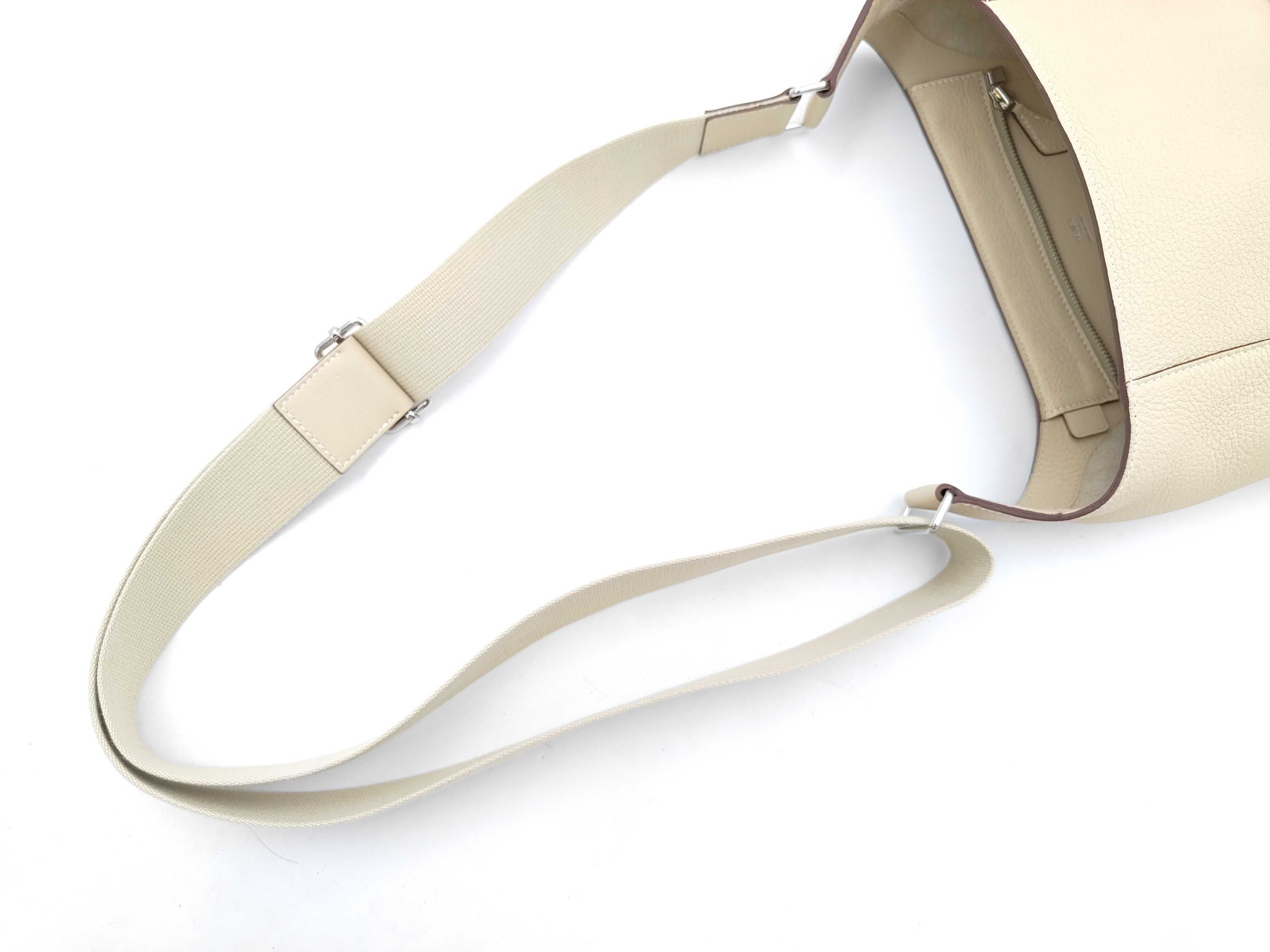 Good News PM Taurillon Clemence Shoulder Bag (L) — view 3