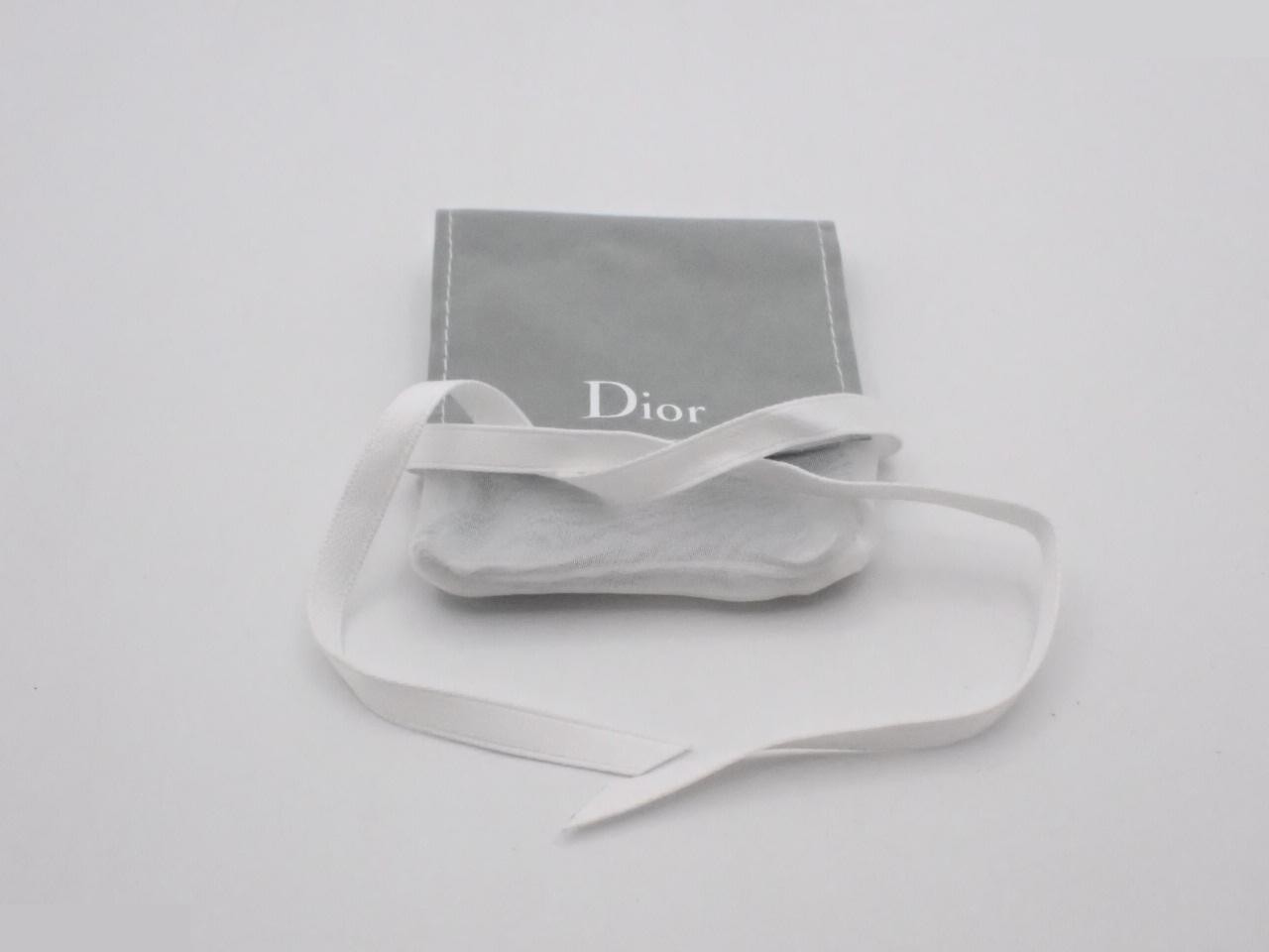 Other lines: Precious metal necklaces and pendants, total length approximately 47 cm. — view 4