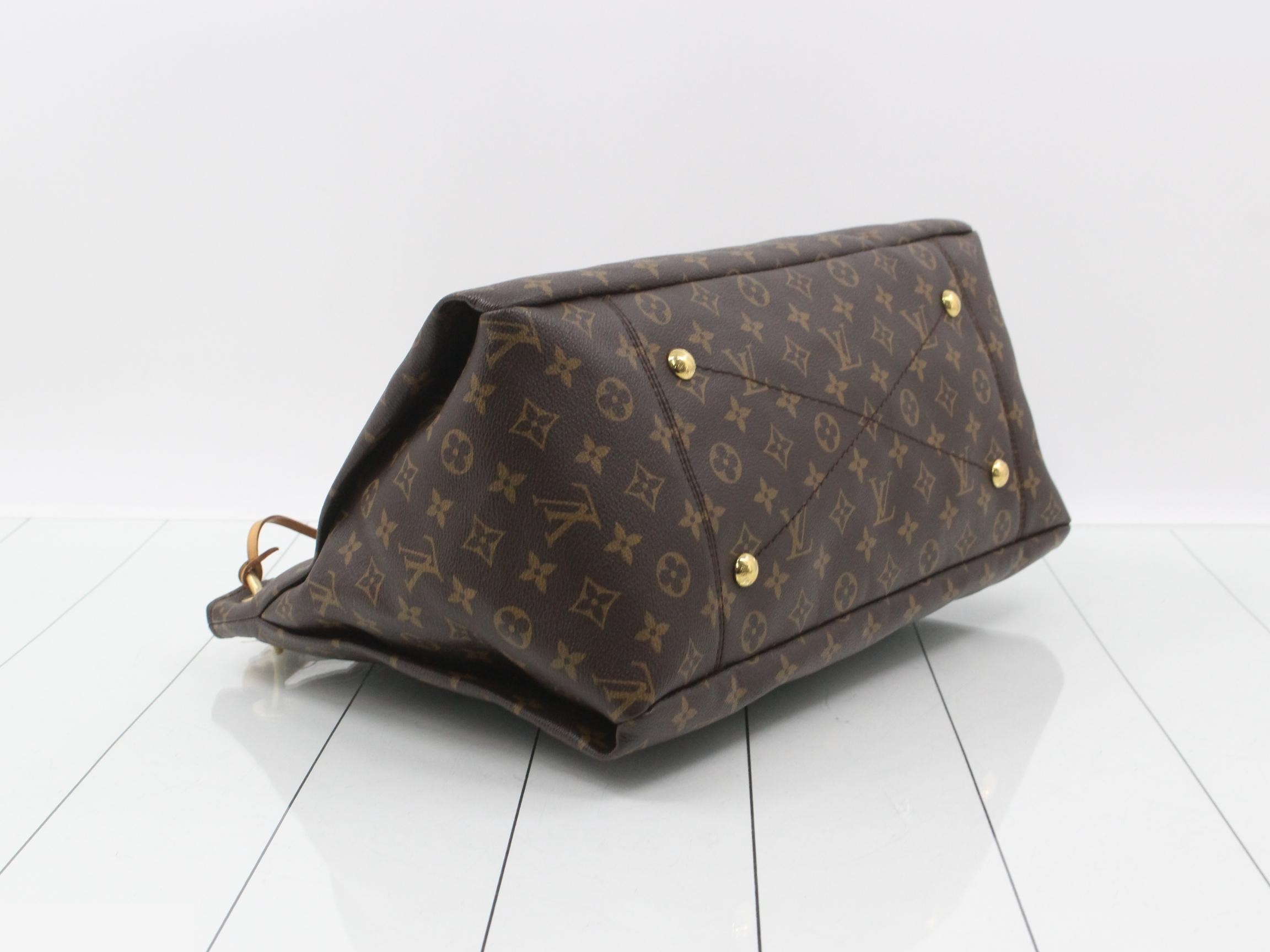 Monogram Artsy MM Shoulder Bag — view 5