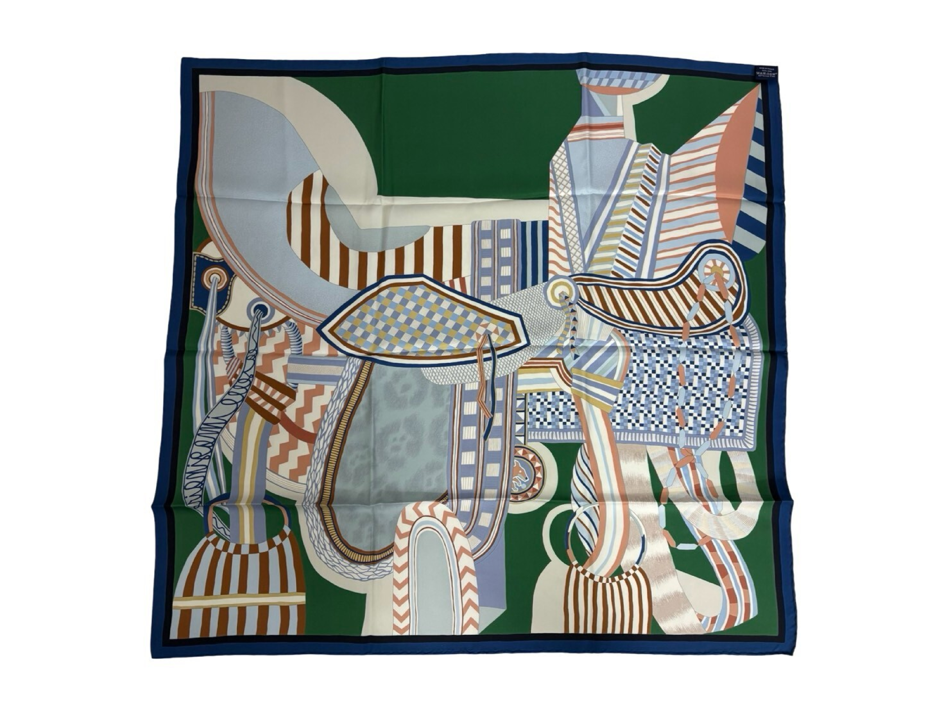 Carre 90 Imaginary Saddle and other accessories — view 3