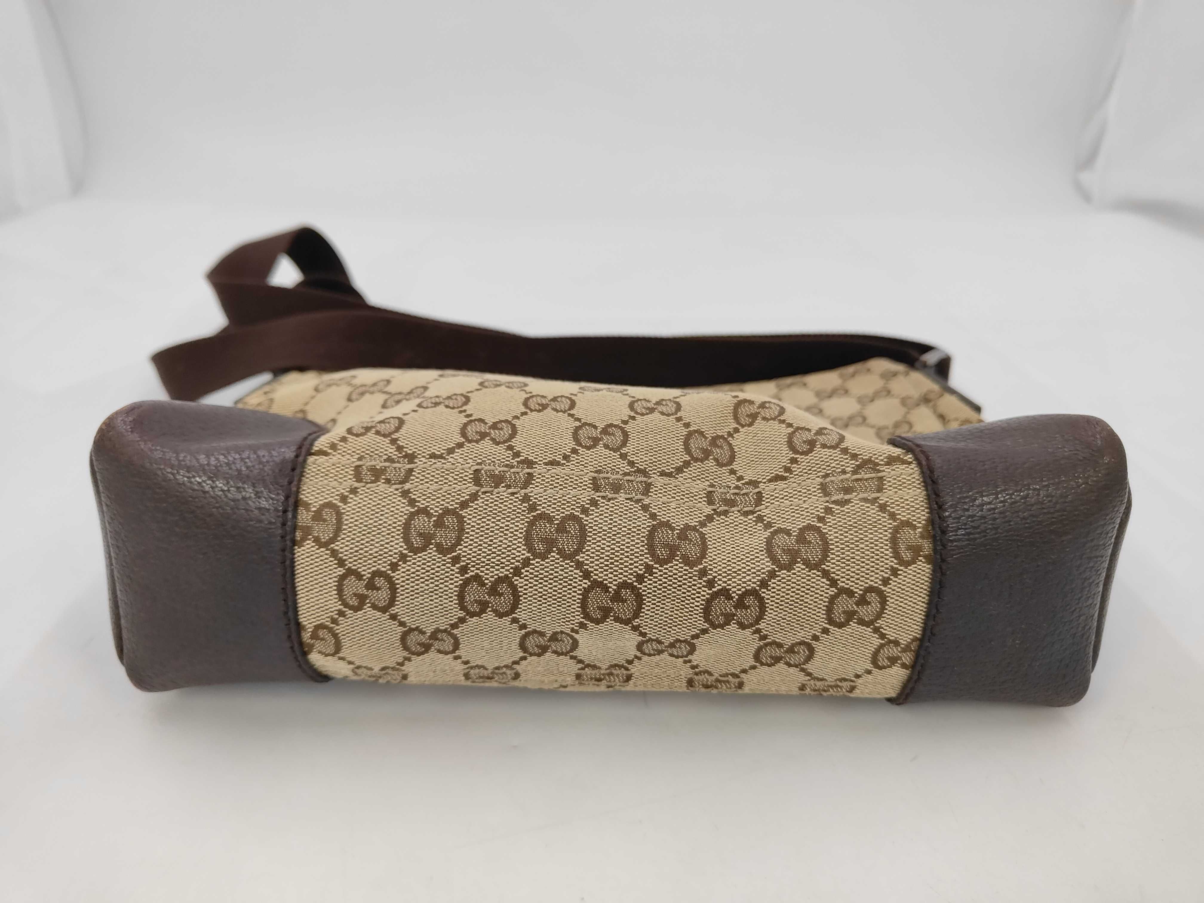 GG Canvas Shoulder Bag — view 3