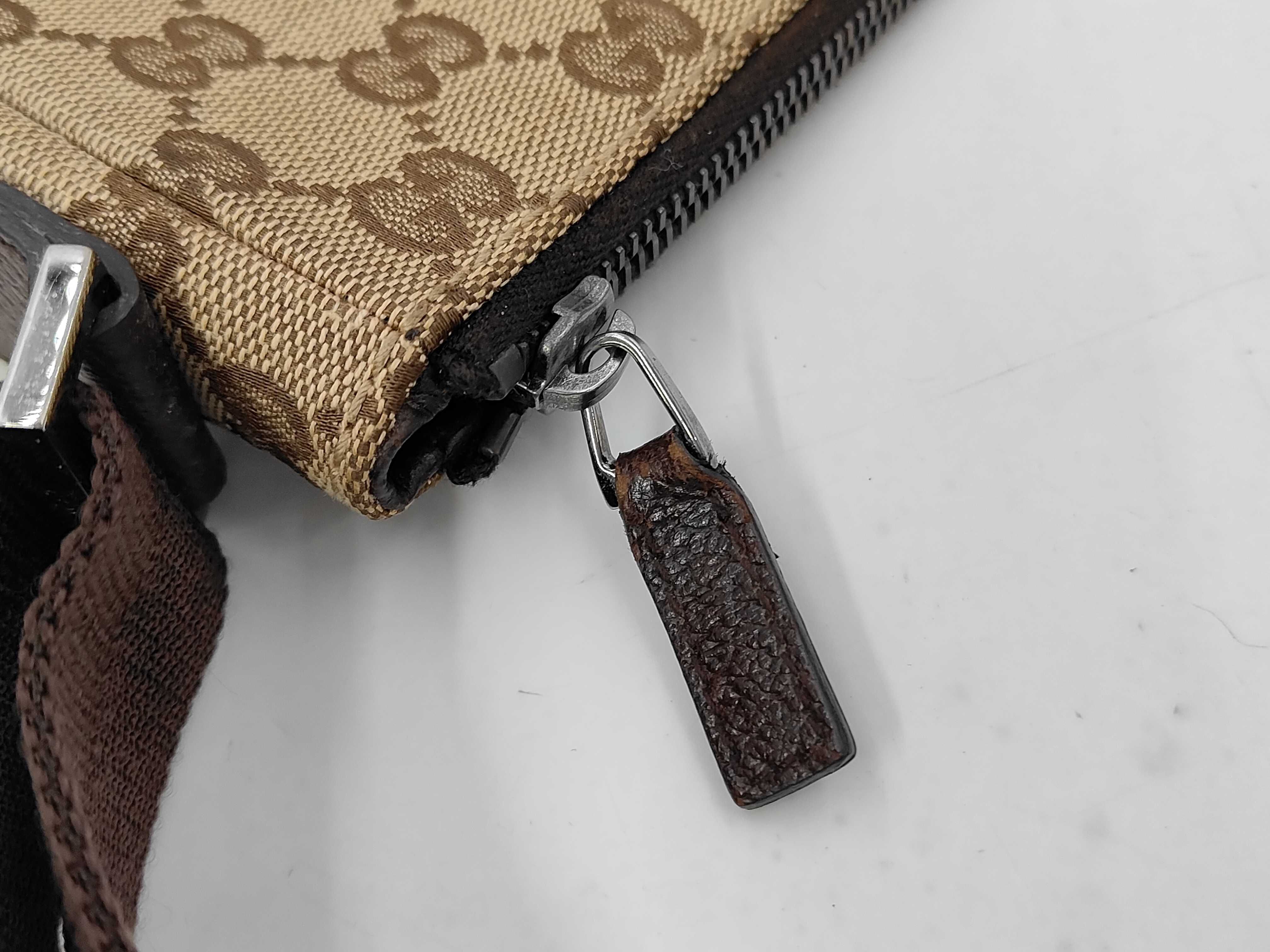 GG Canvas Shoulder Bag — view 9