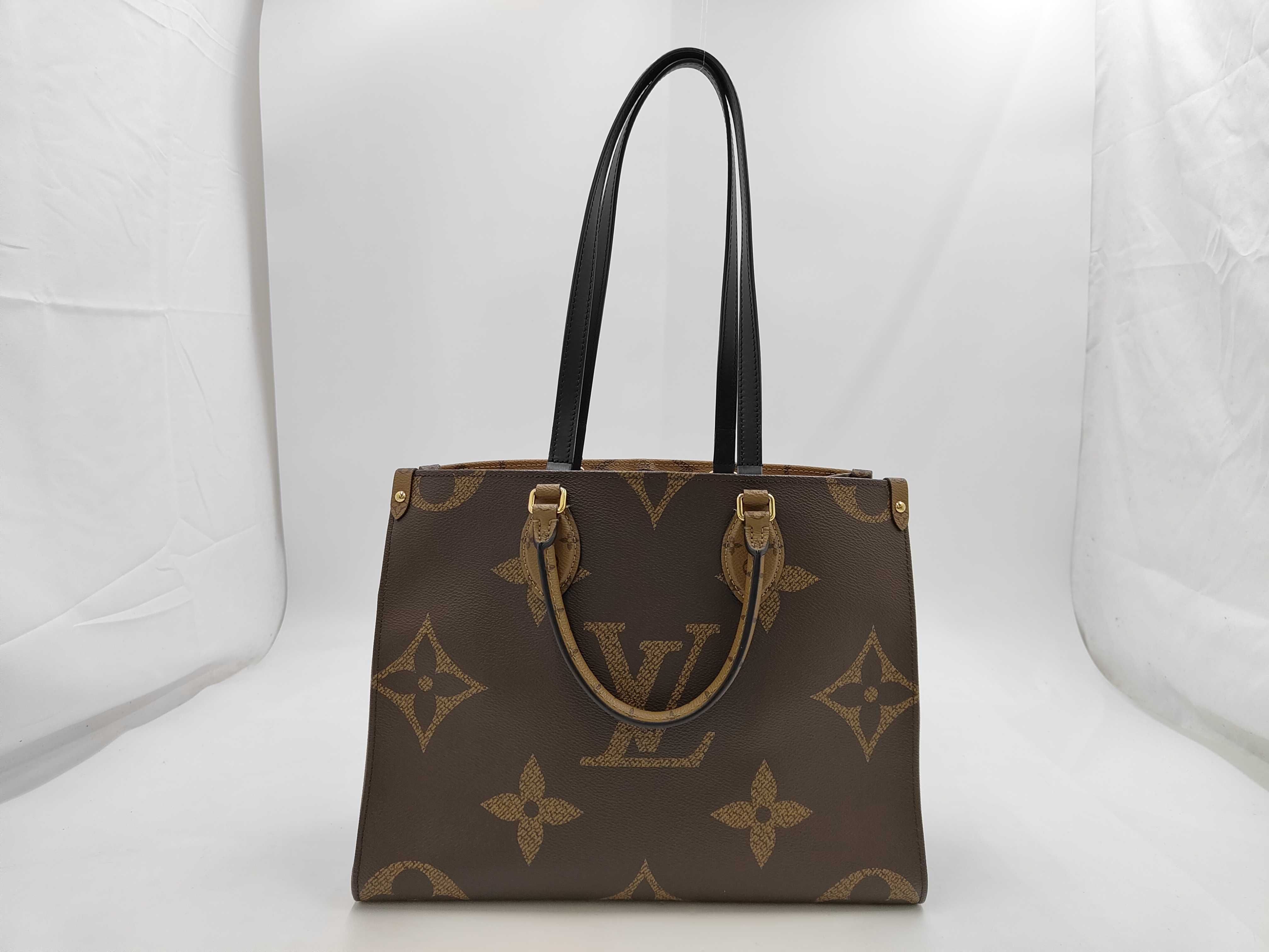 M45321 OnTheGo MM IC Tote Bag