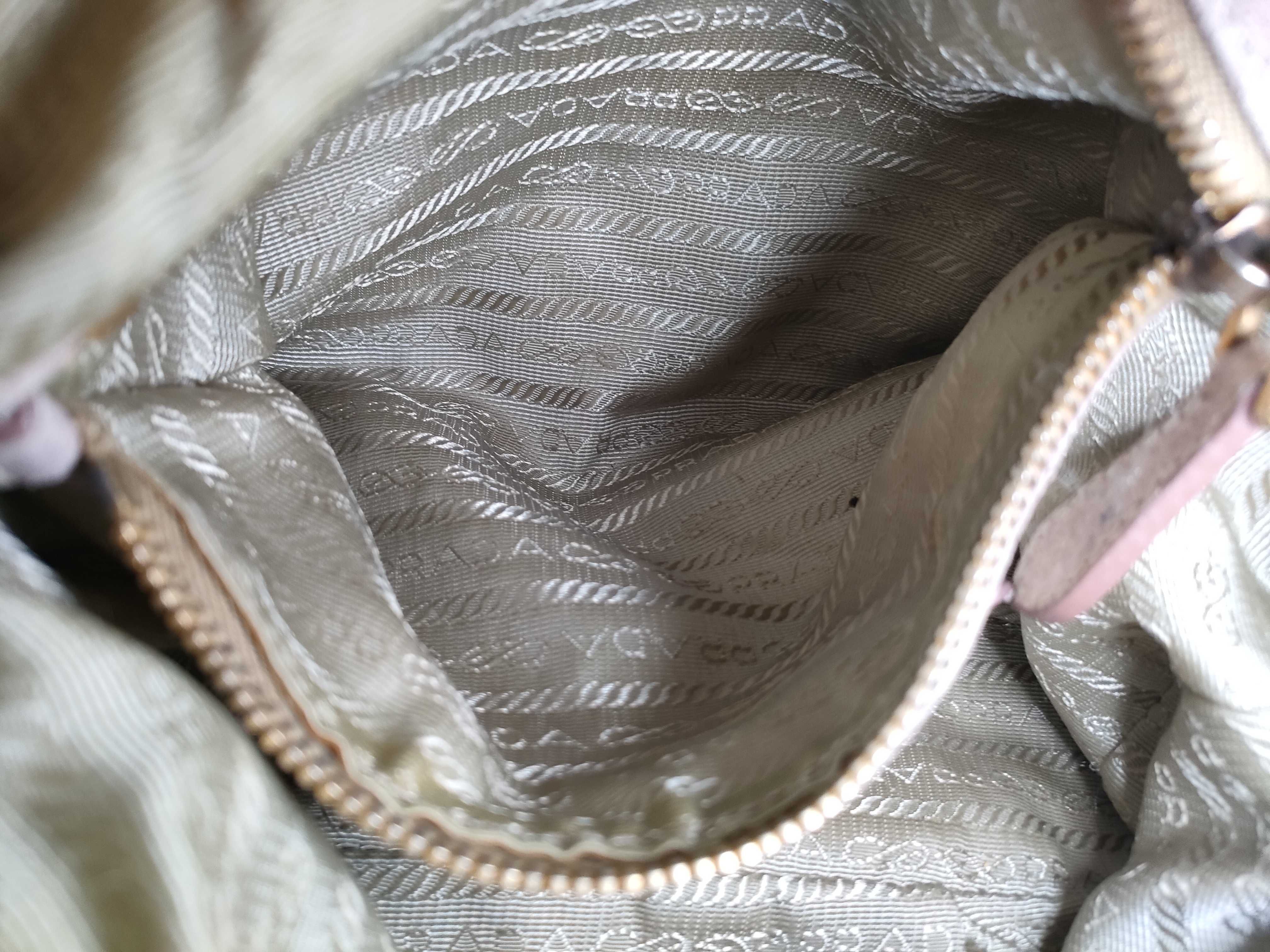One-Shoulder Bag / Vitello Daino / Pink — view 12