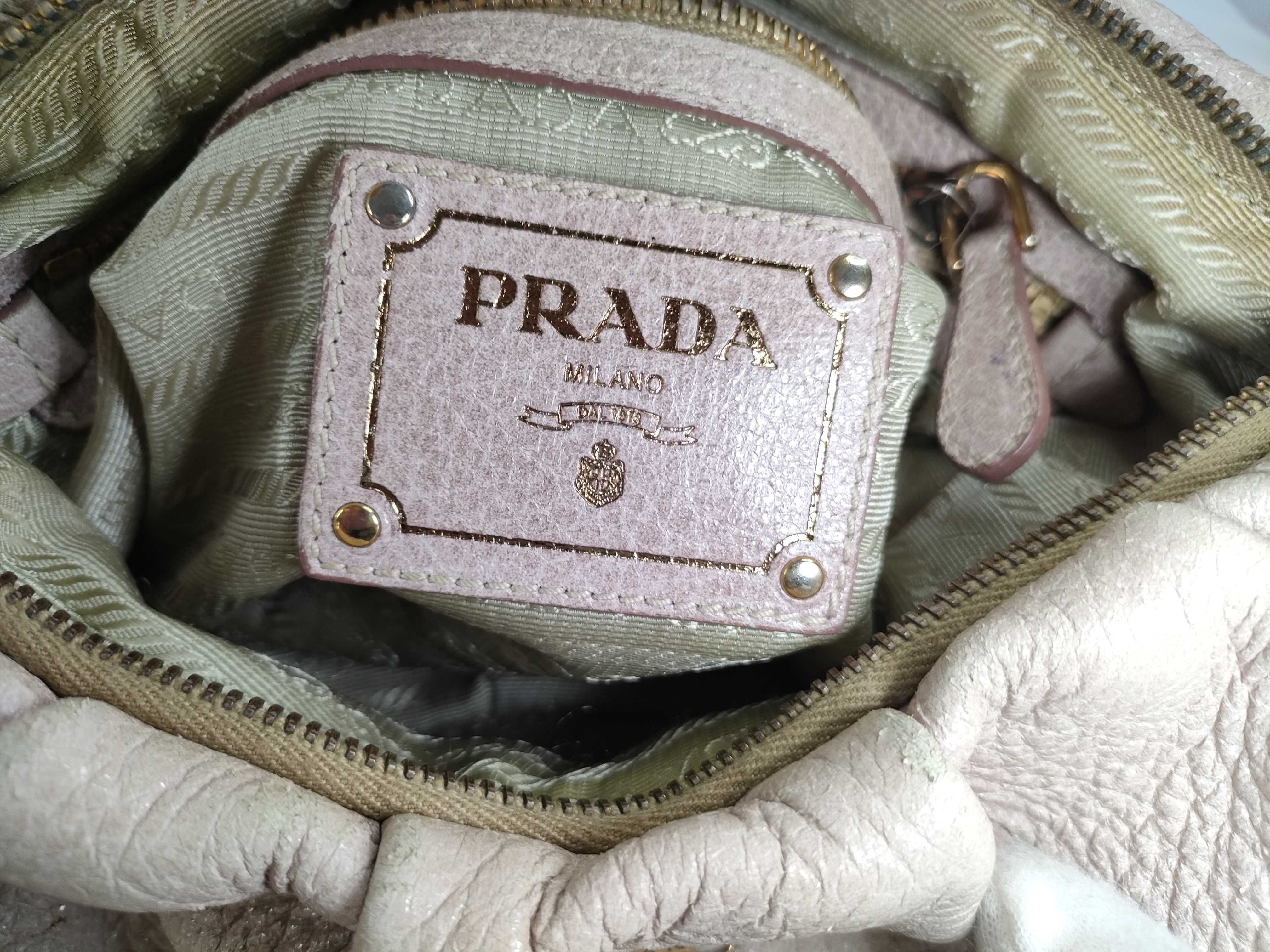 One-Shoulder Bag / Vitello Daino / Pink — view 13