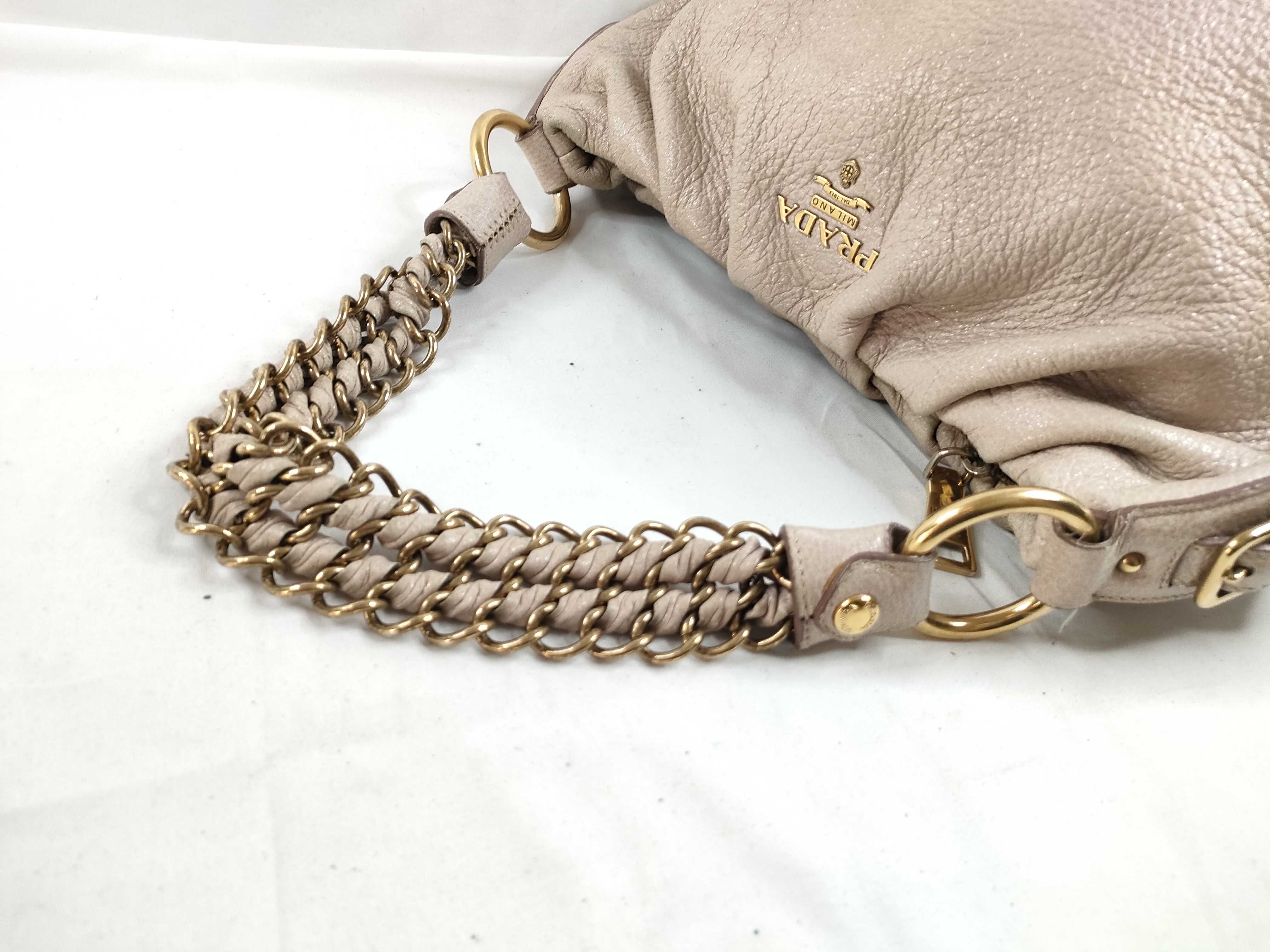 One-Shoulder Bag / Vitello Daino / Pink — view 6