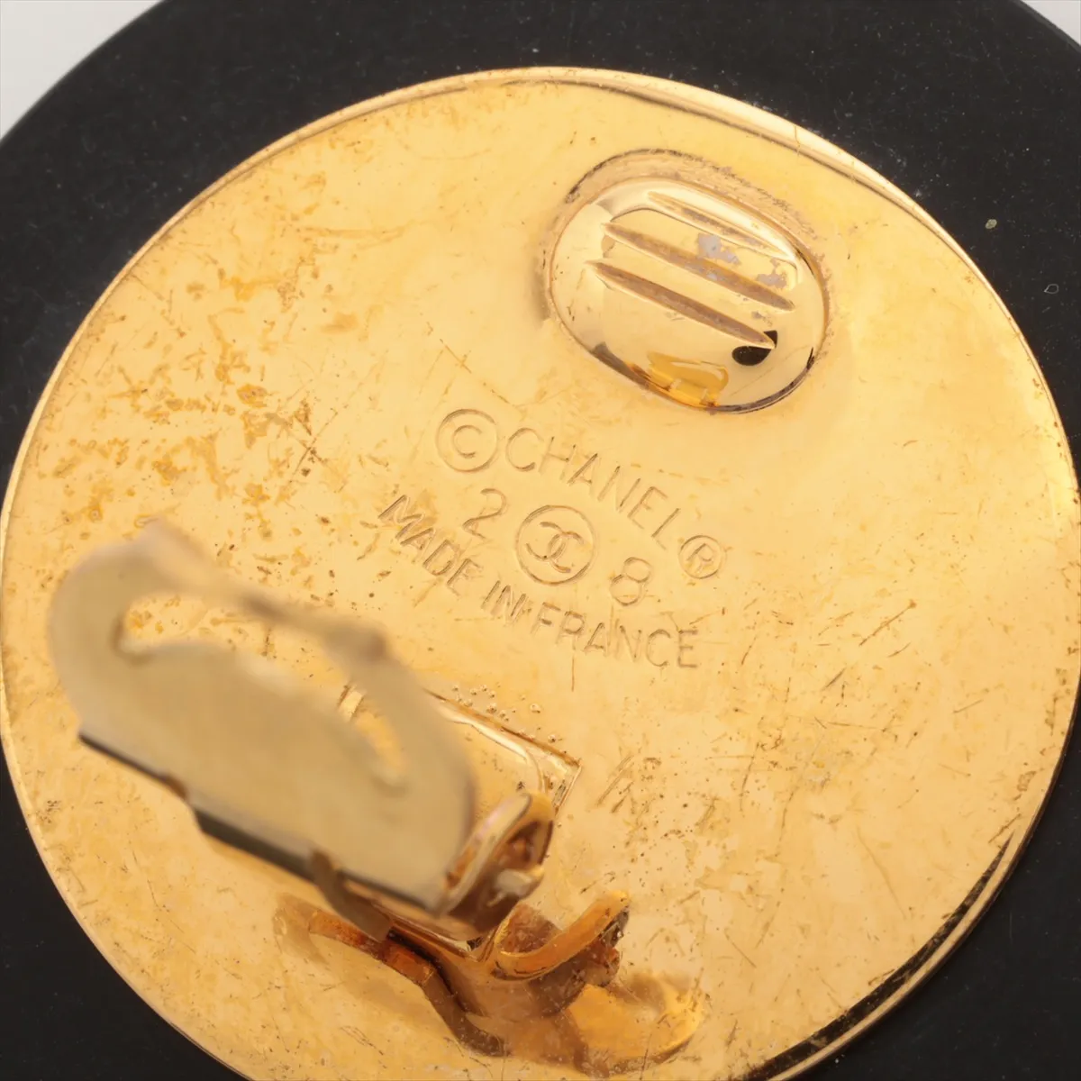 Cocomark Matelasse 28 (1993) Earrings (for both ears) GP x Plastic Black x Gold — view 5
