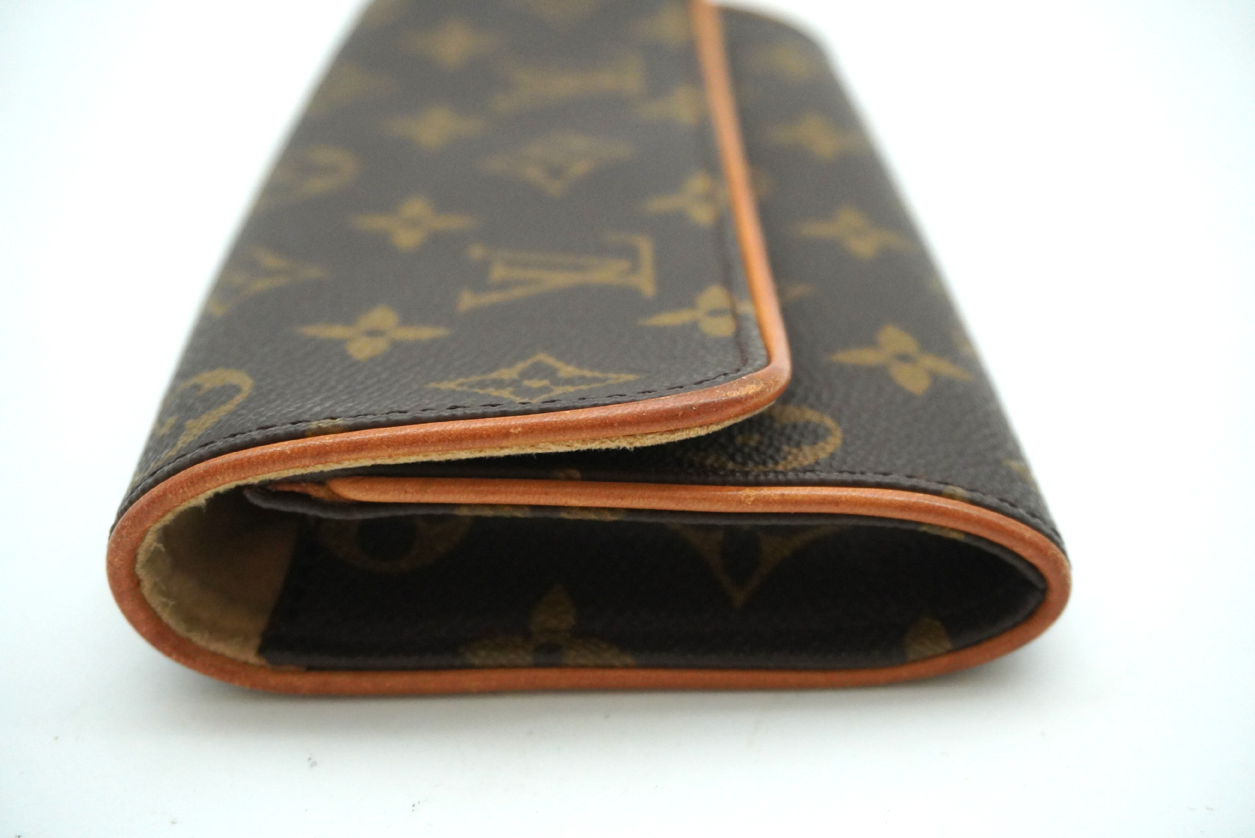 Monogram Pochette Twin PM M51854 Shoulder Bag — view 3