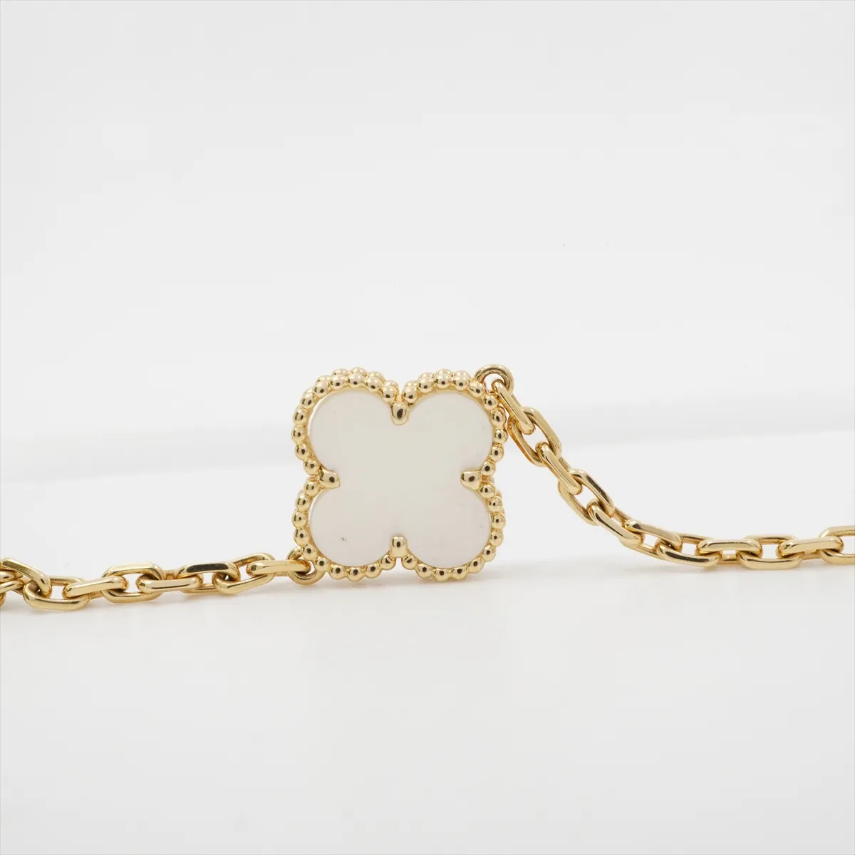 Magic Alhambra 5P Shell Bracelet 750 (Yellow Gold) 17.5g JE118466 — view 12