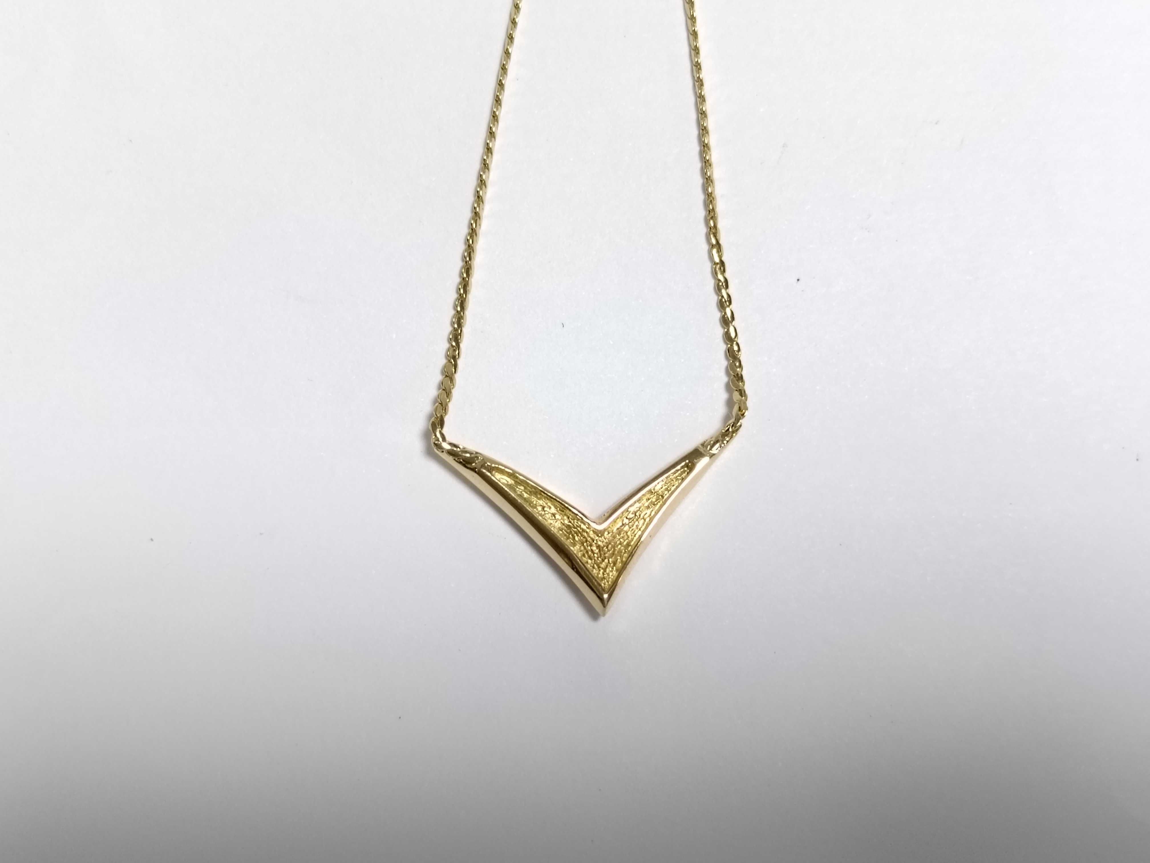 B. Necklace — view 3