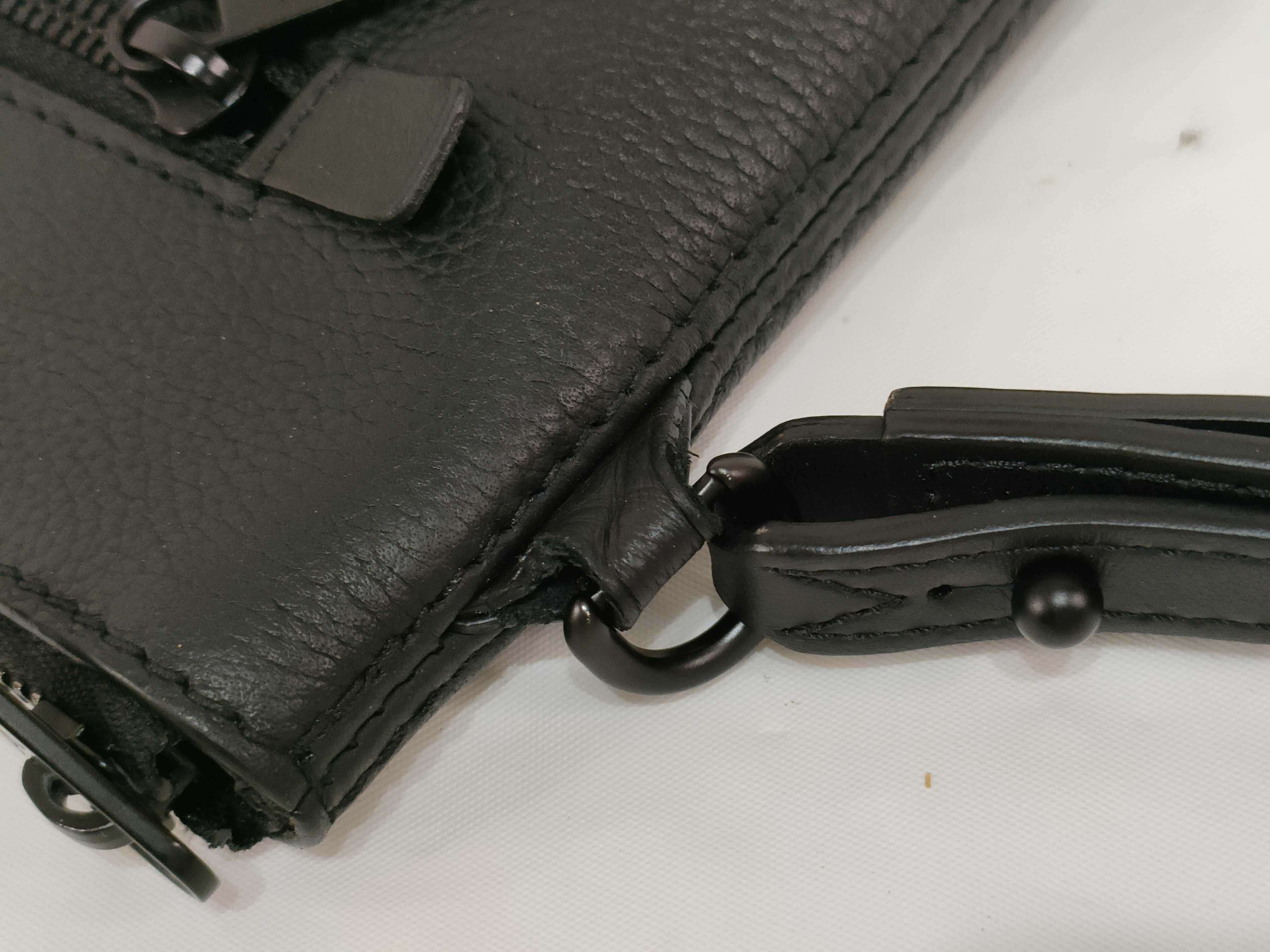 LV Aerogram Pochette iPad M69837 Black RFID Handbag — view 4