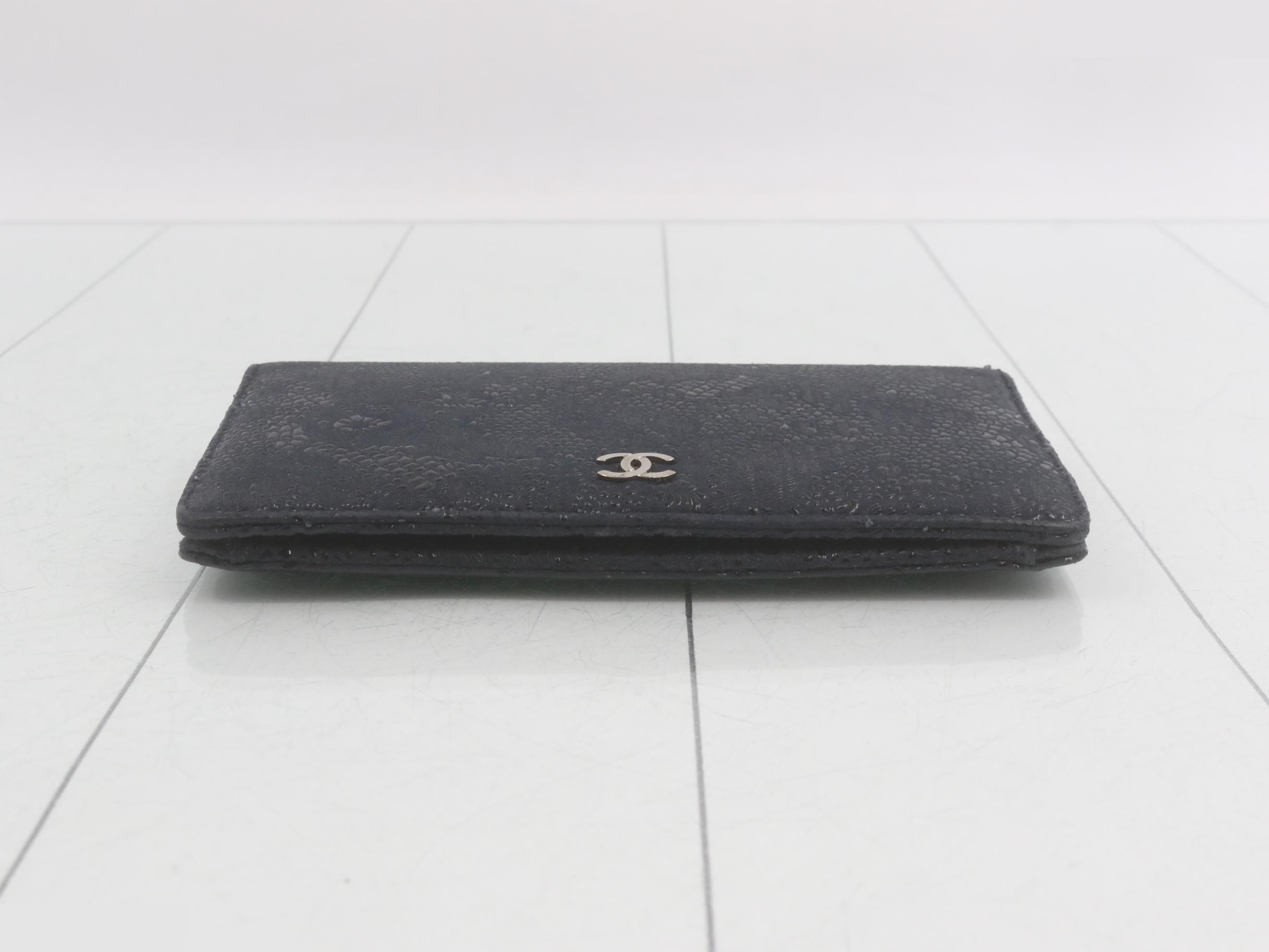 Filigree Long Wallet, Caviar Leather, Blue, Silver Hardware — view 3