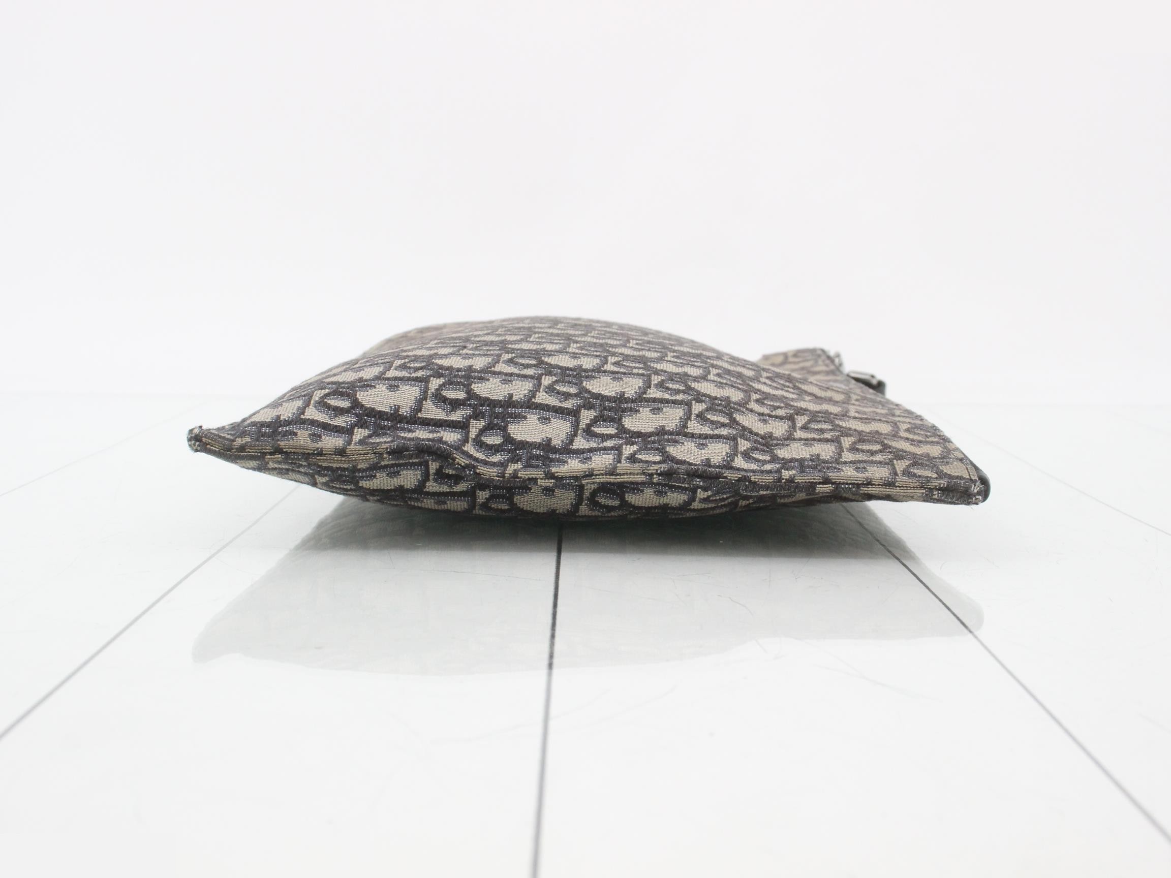 Trotter Oblique Clutch Bag — view 3