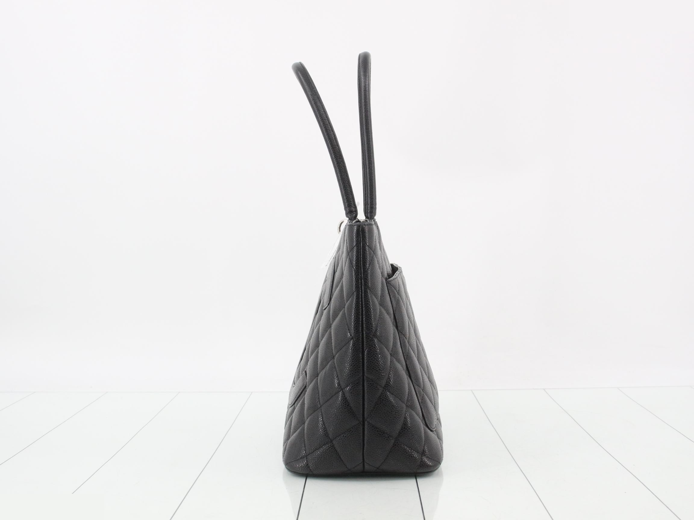 Matelassé Caviar Reissue Tote Bag (with original seal) — view 3