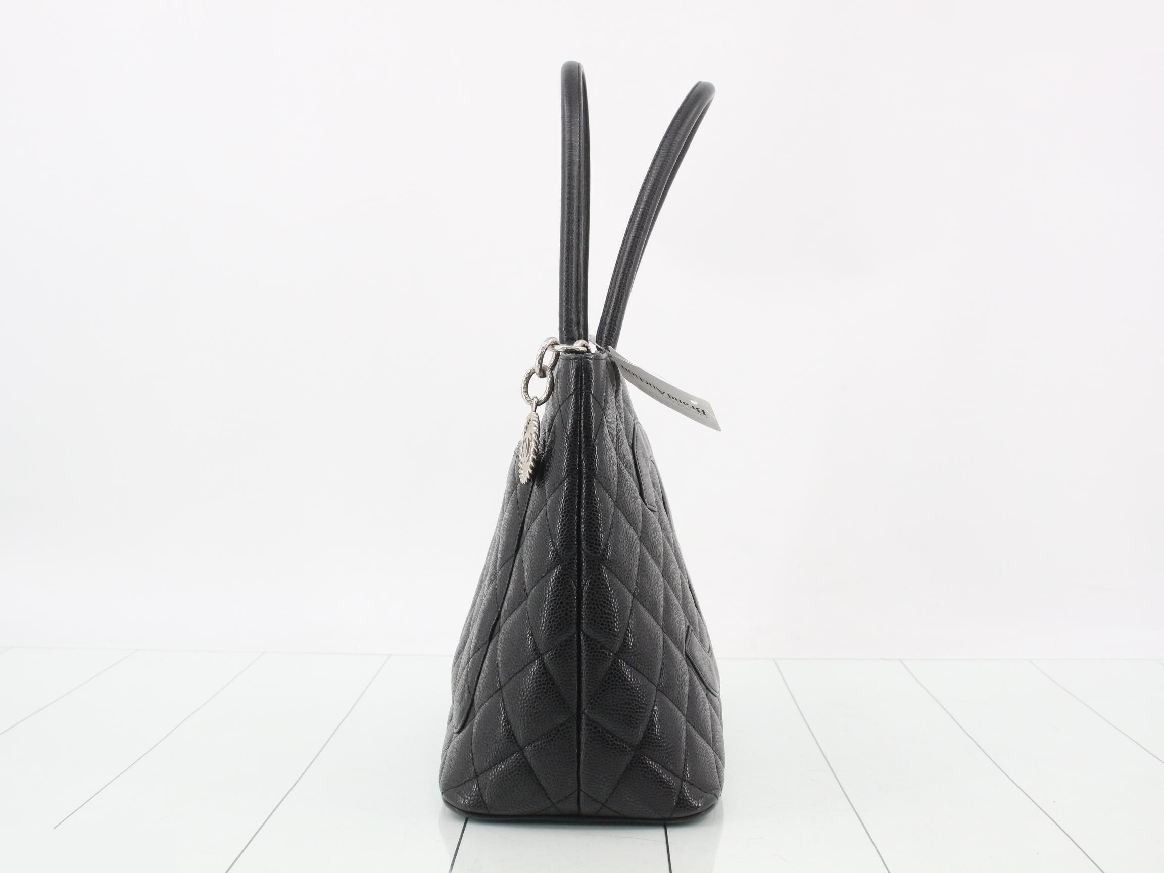 Matelassé Caviar Reissue Tote Bag (with original seal) — view 4