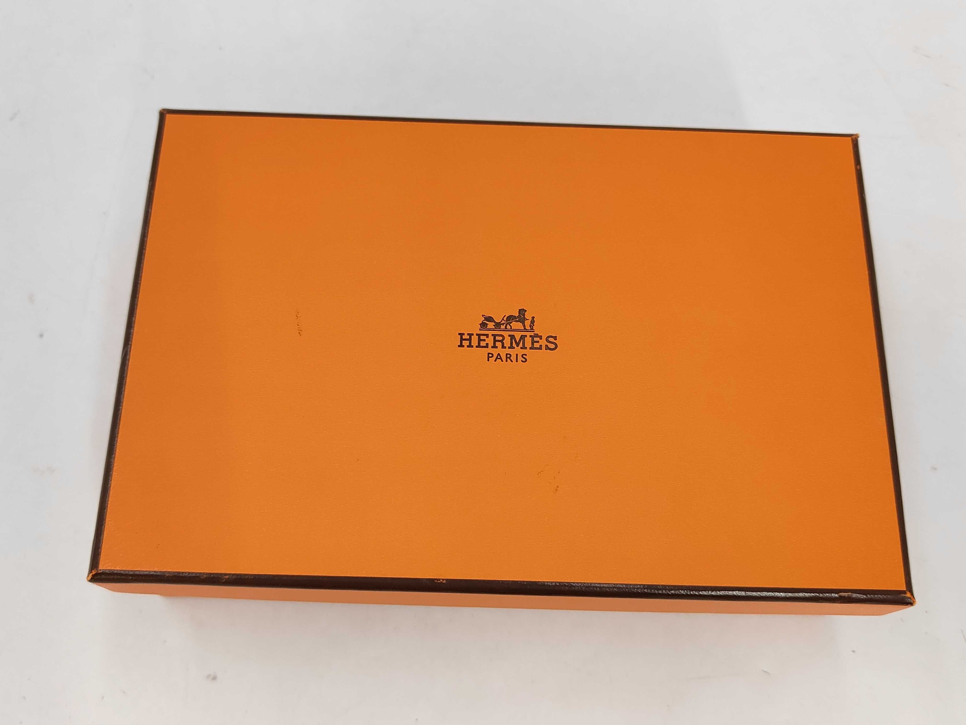 Bearn wallet with W stamp and gold hardware — view 10