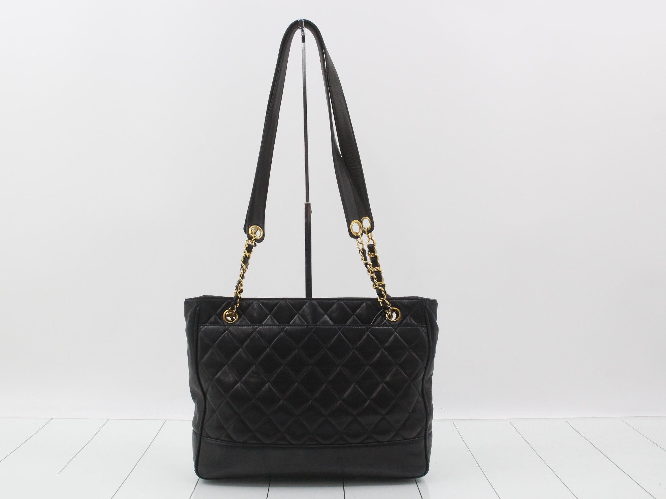 Matelassé lambskin chain bag, black, with ball charm and seal. — view 2