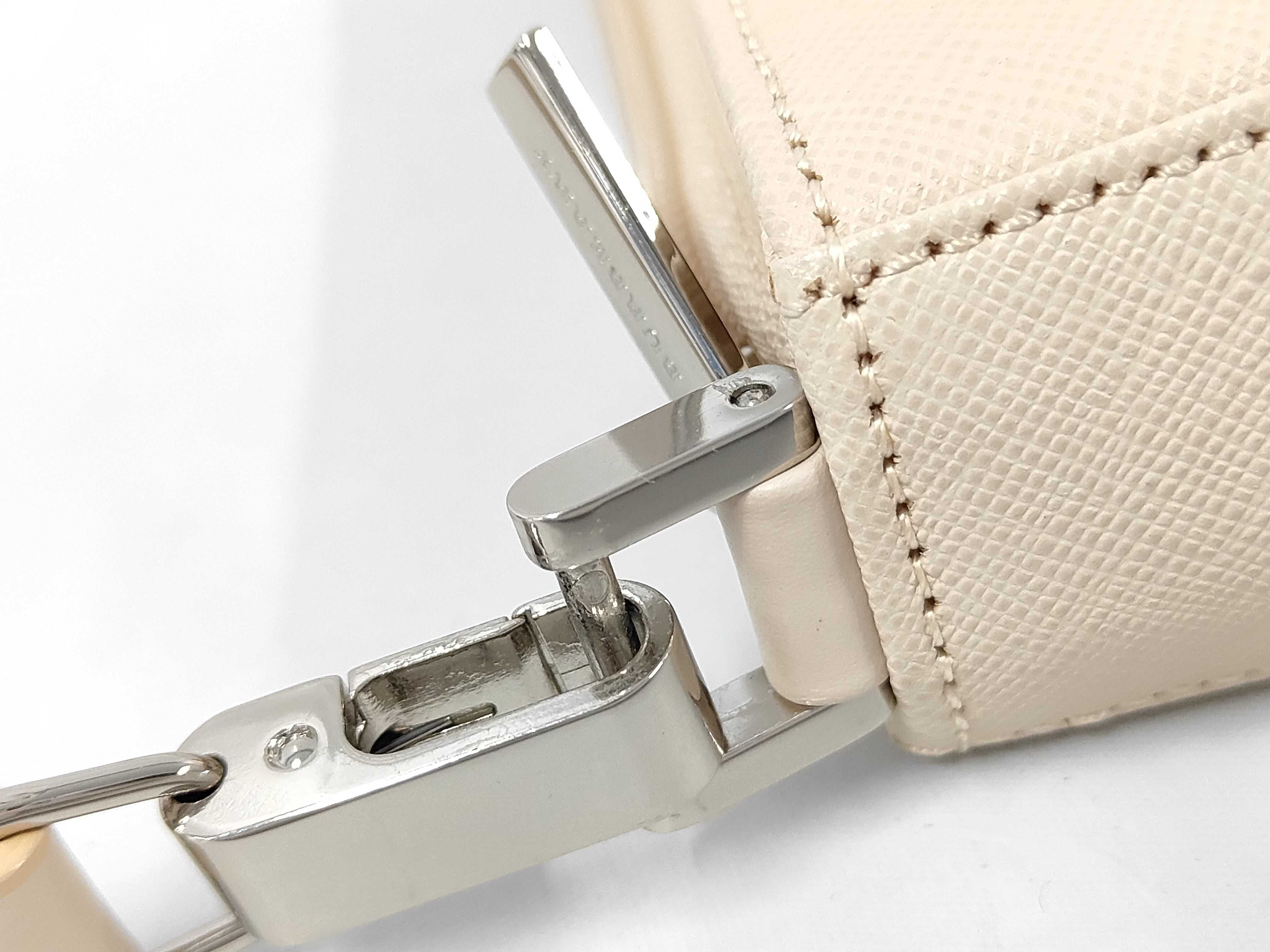 Leather Nova Check Handbag One-Shoulder Bag — view 7