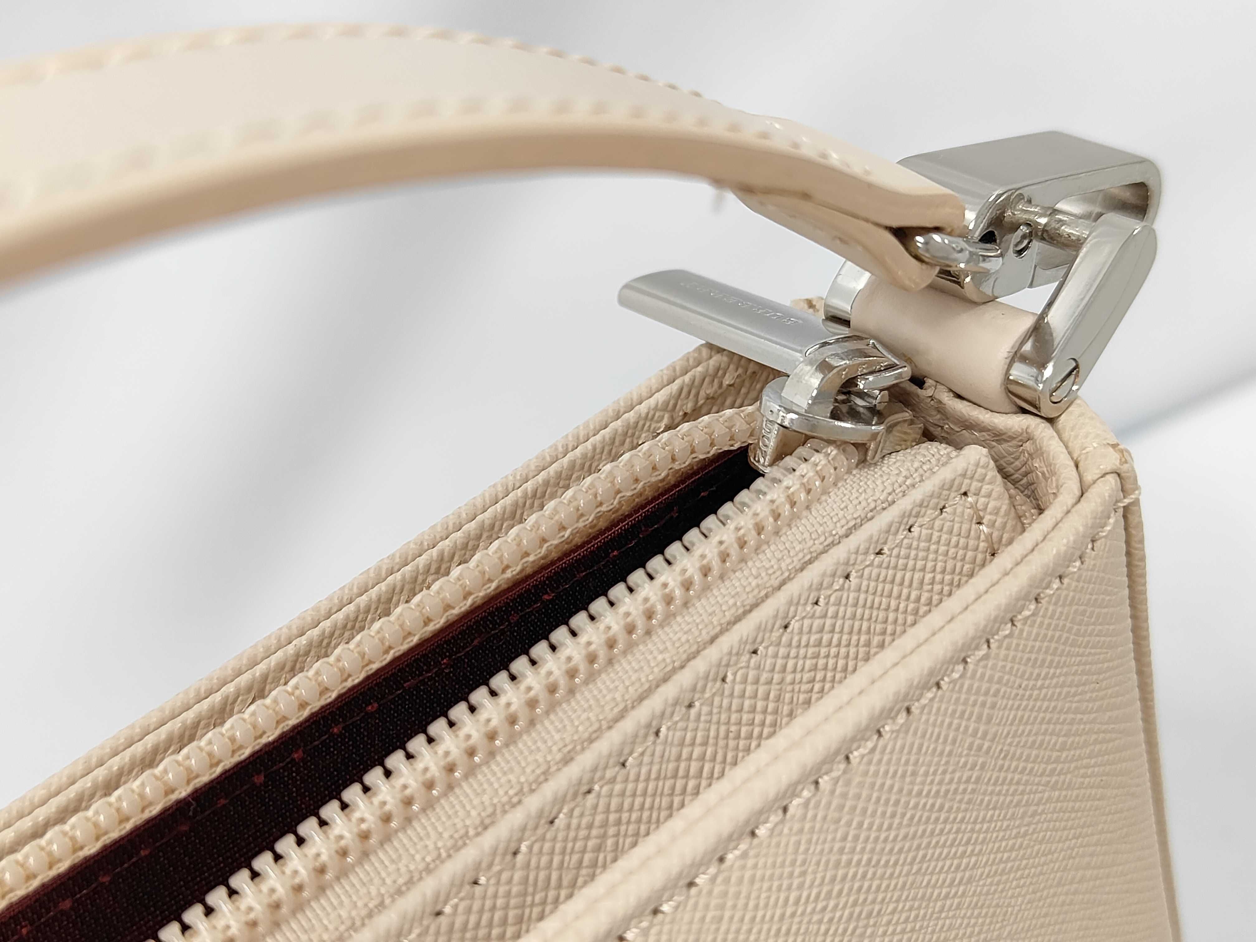 Leather Nova Check Handbag One-Shoulder Bag — view 10