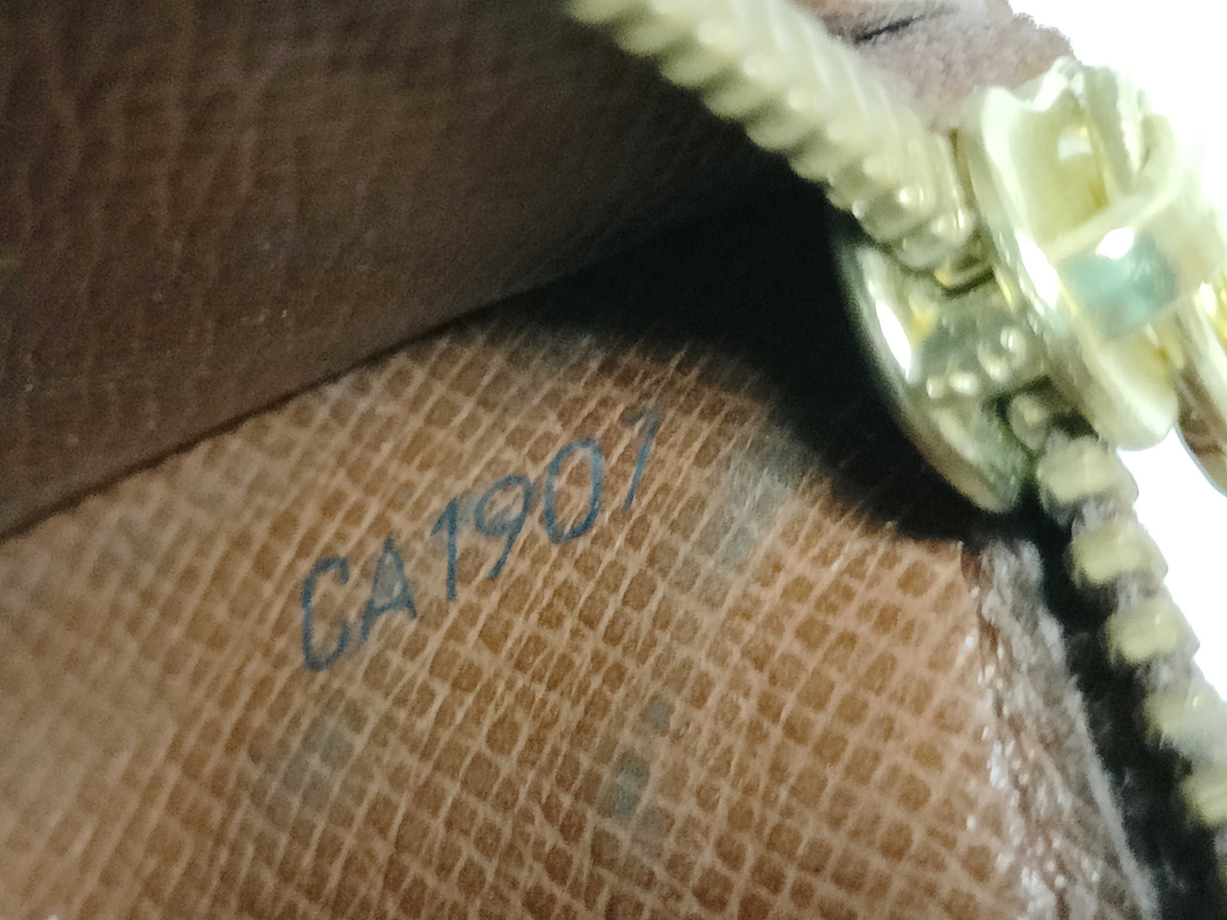 Monogram Portefeuille Sarah Wallet — view 15