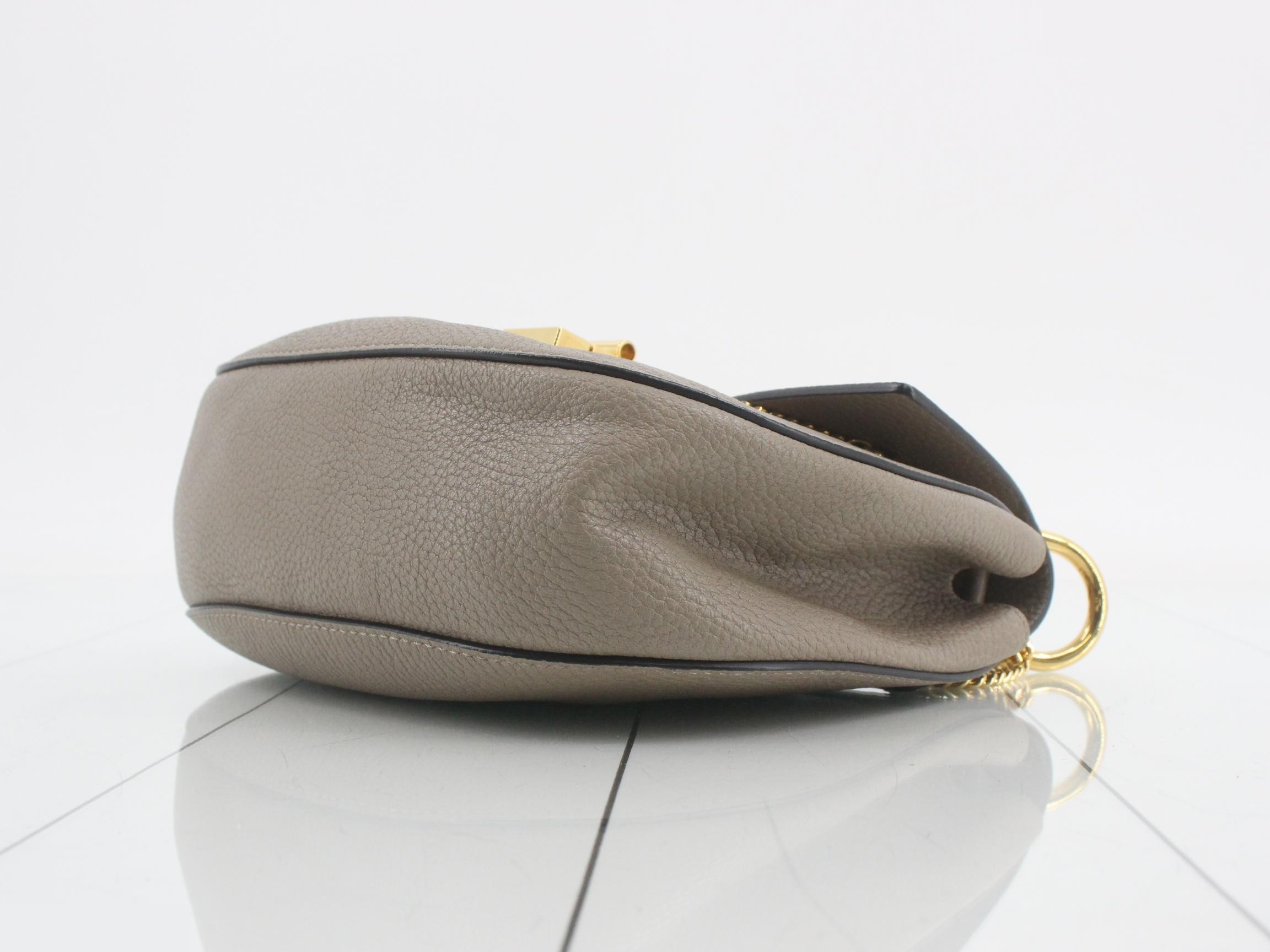Chain shoulder bag, beige leather — view 6