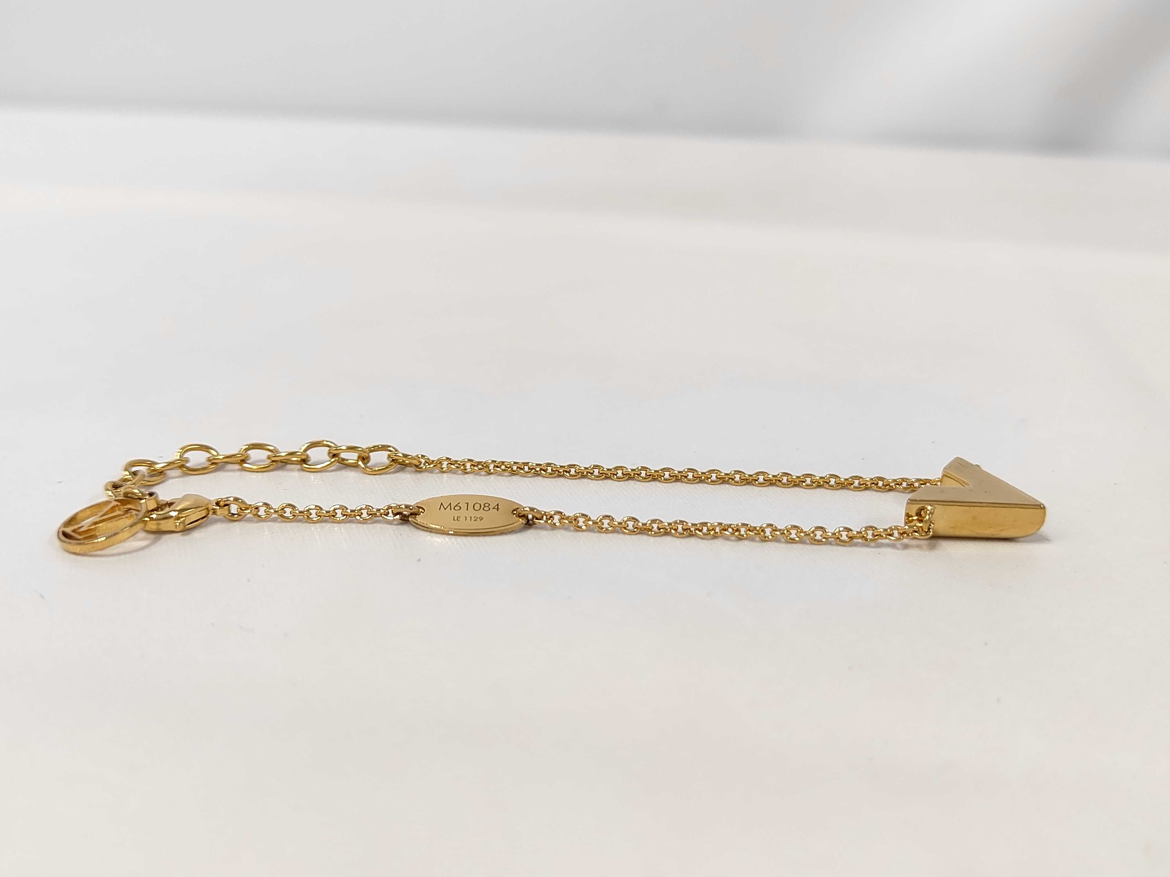 Essential V Bracelet GP Gold M61084 LE1129 Louis Vuitton Bracelet/Bangle — view 3