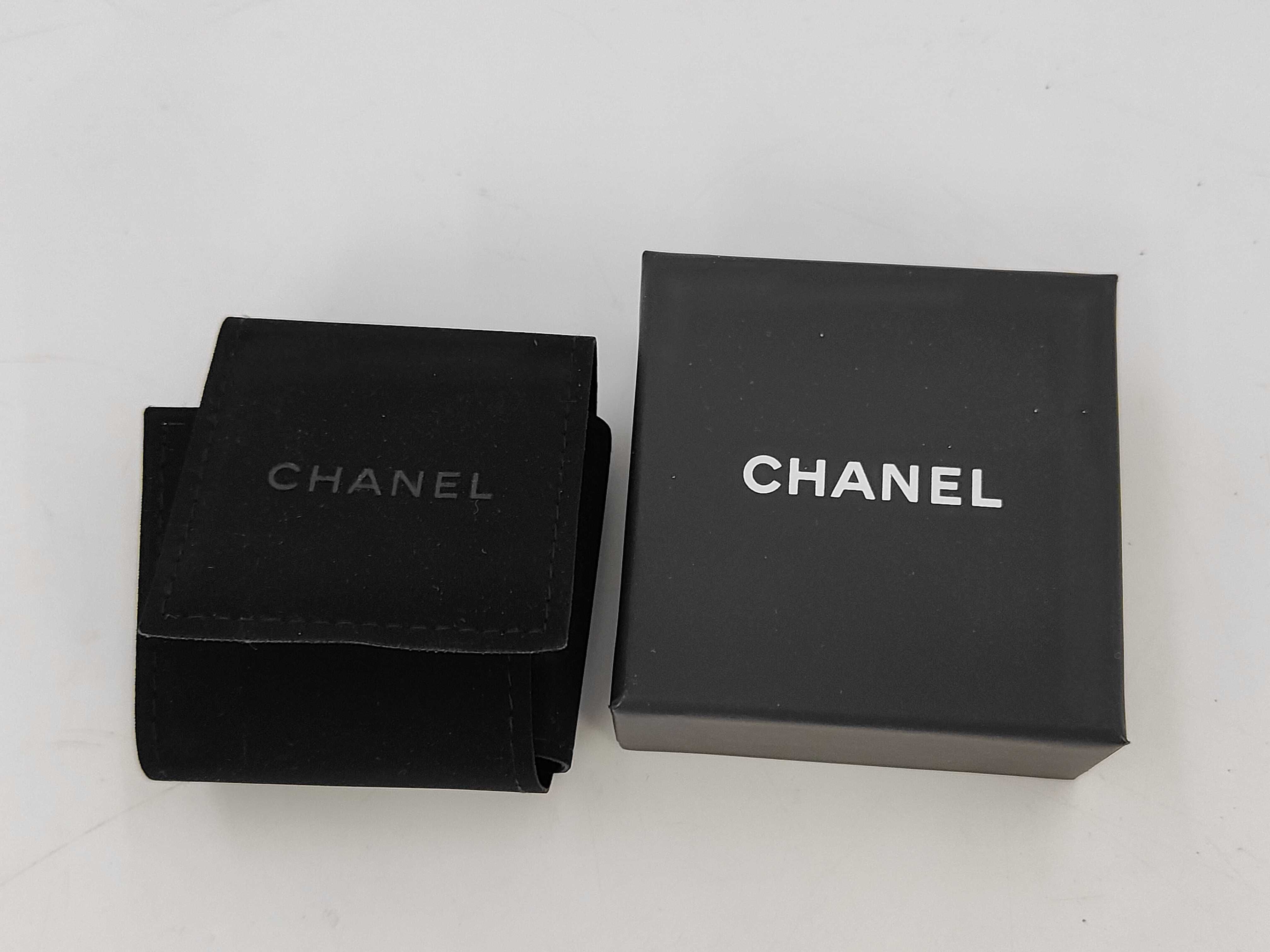 B24M Box Earrings — view 9