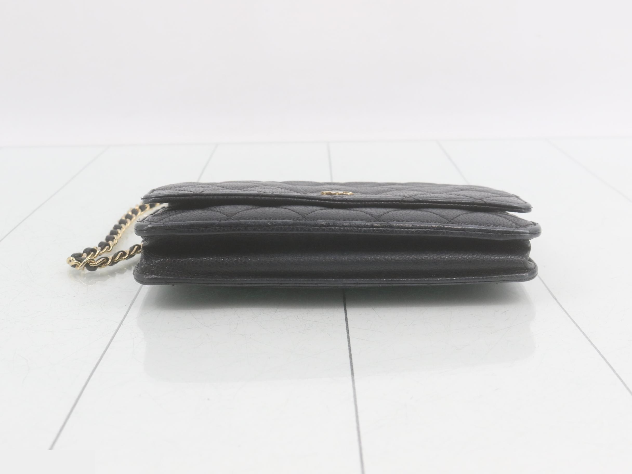 Matelassé Chain Wallet — view 3