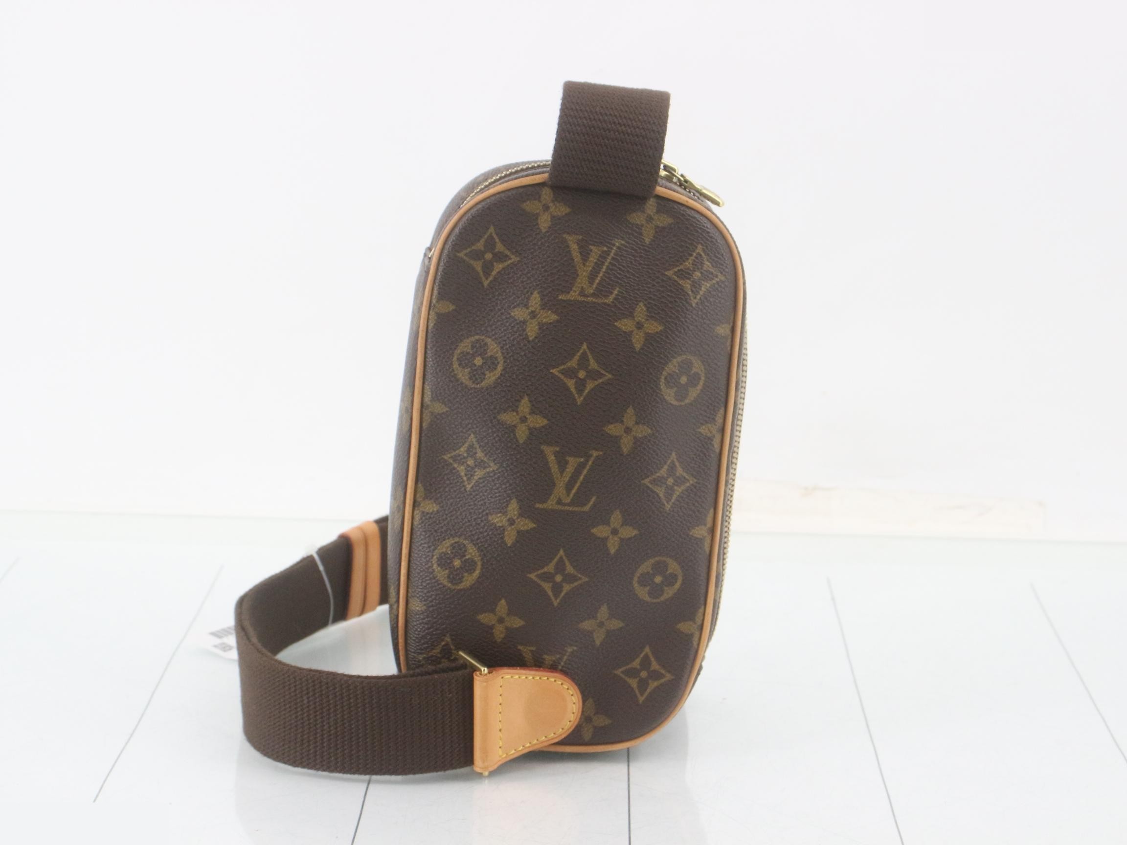 Monogram Pochette Gange M51870 — view 2
