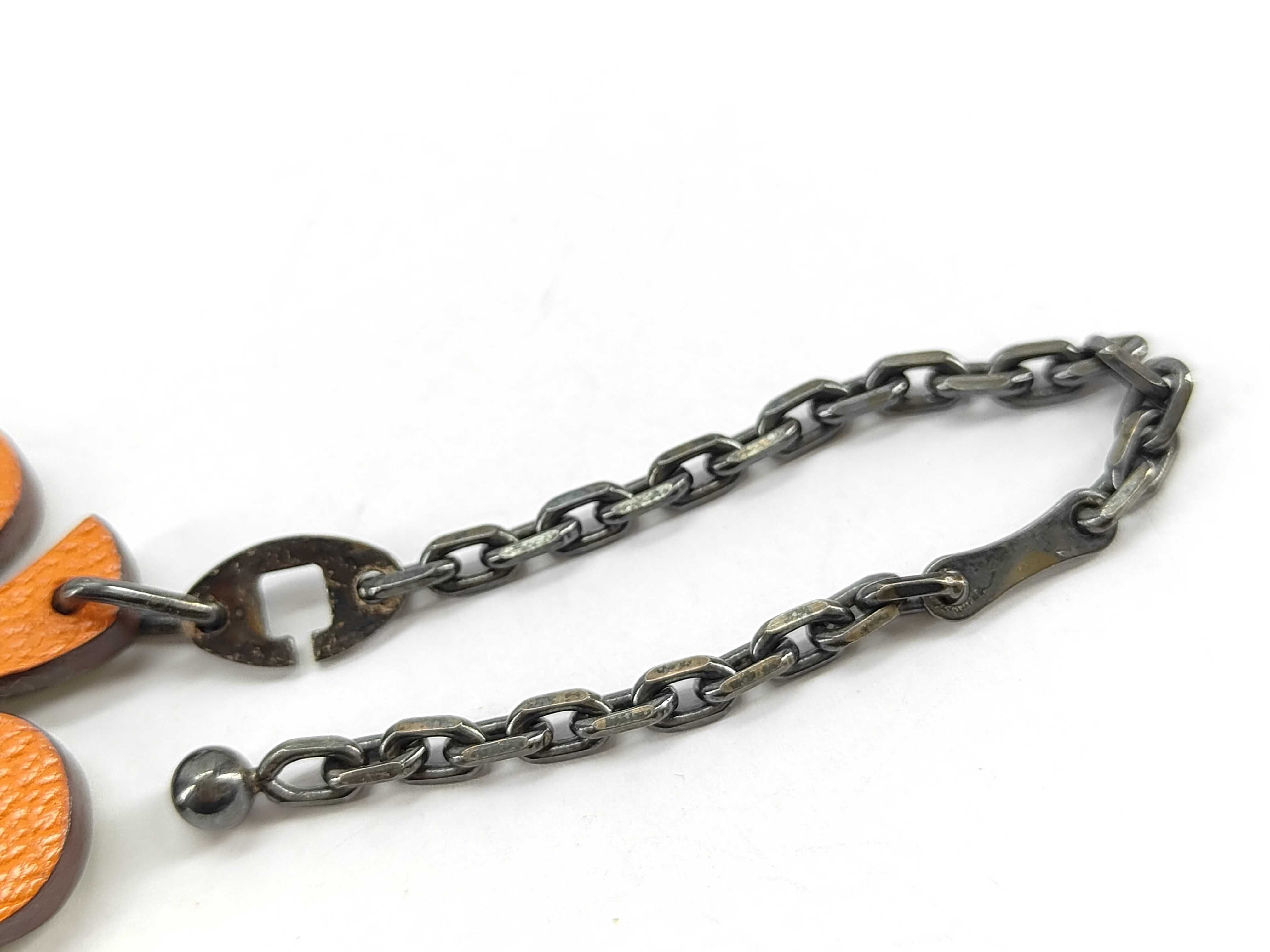 Clover Charm — view 11
