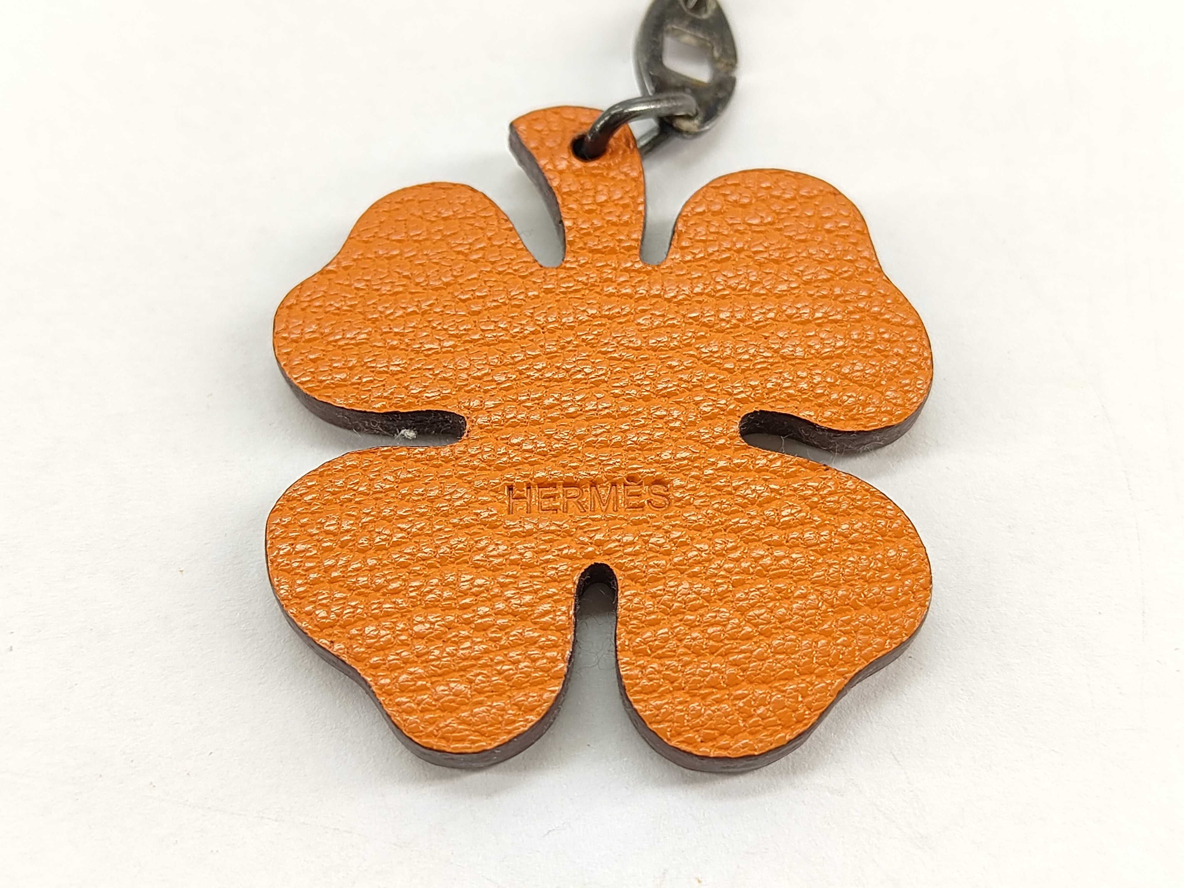 Clover Charm — view 3