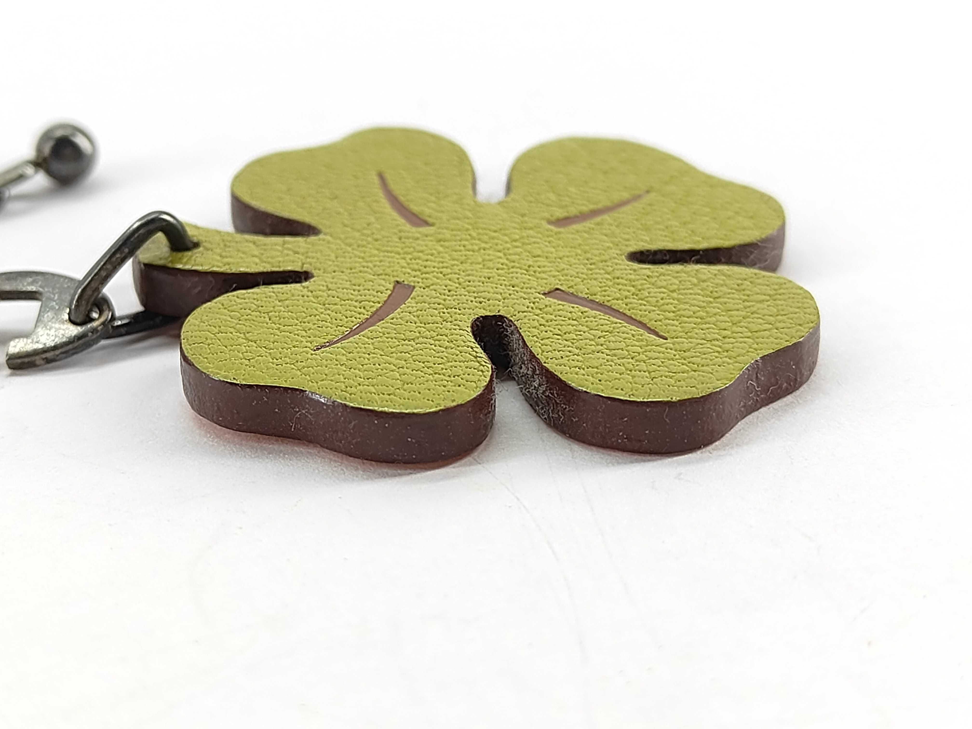 Clover Charm — view 6