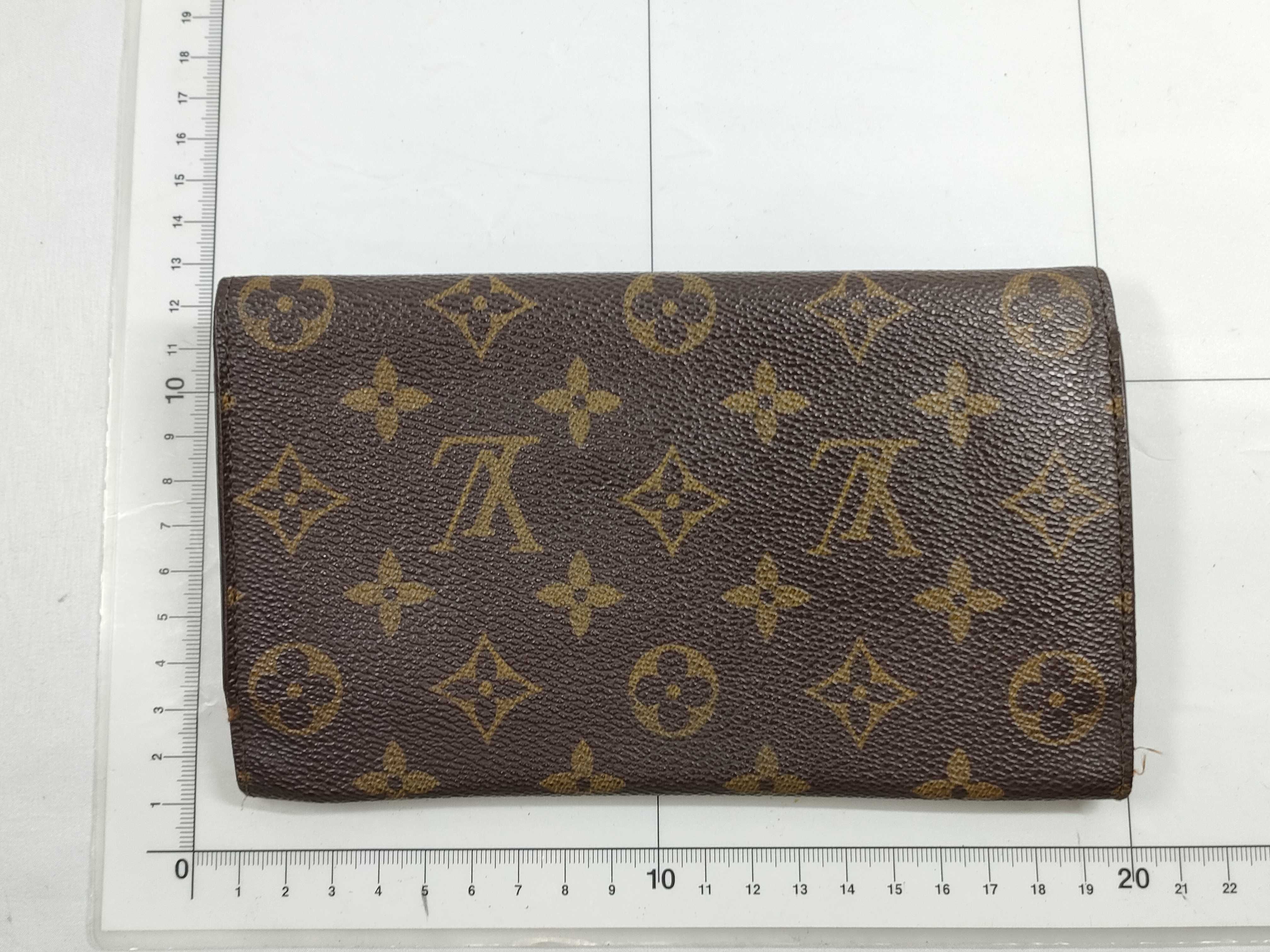 Monogram M61217 Portefeuille International Vintage Wallet — view 2