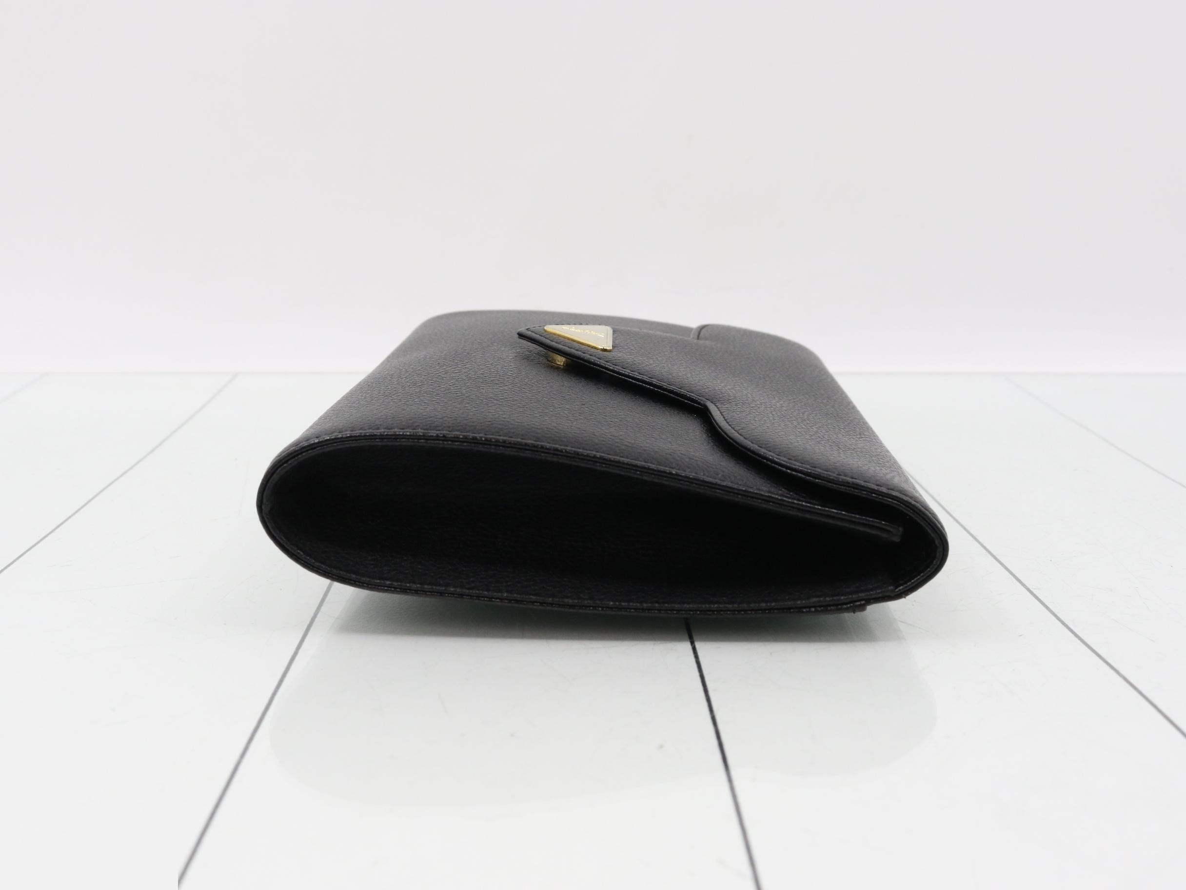 logo clutch bag, leather, black — view 3