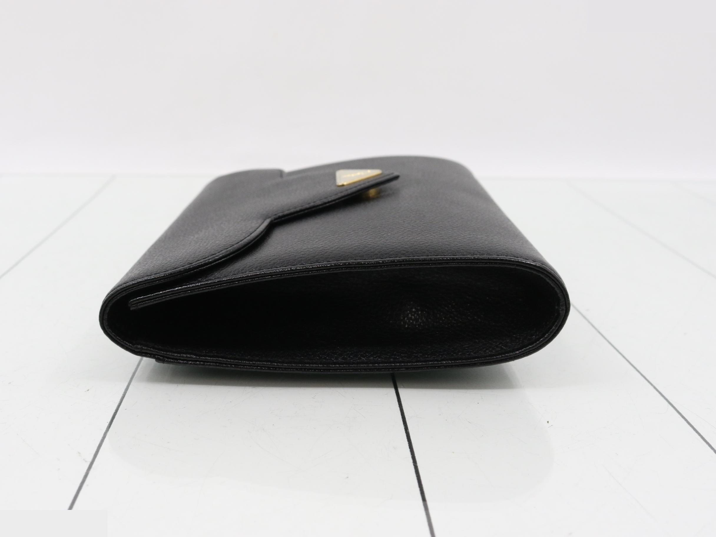 logo clutch bag, leather, black — view 4