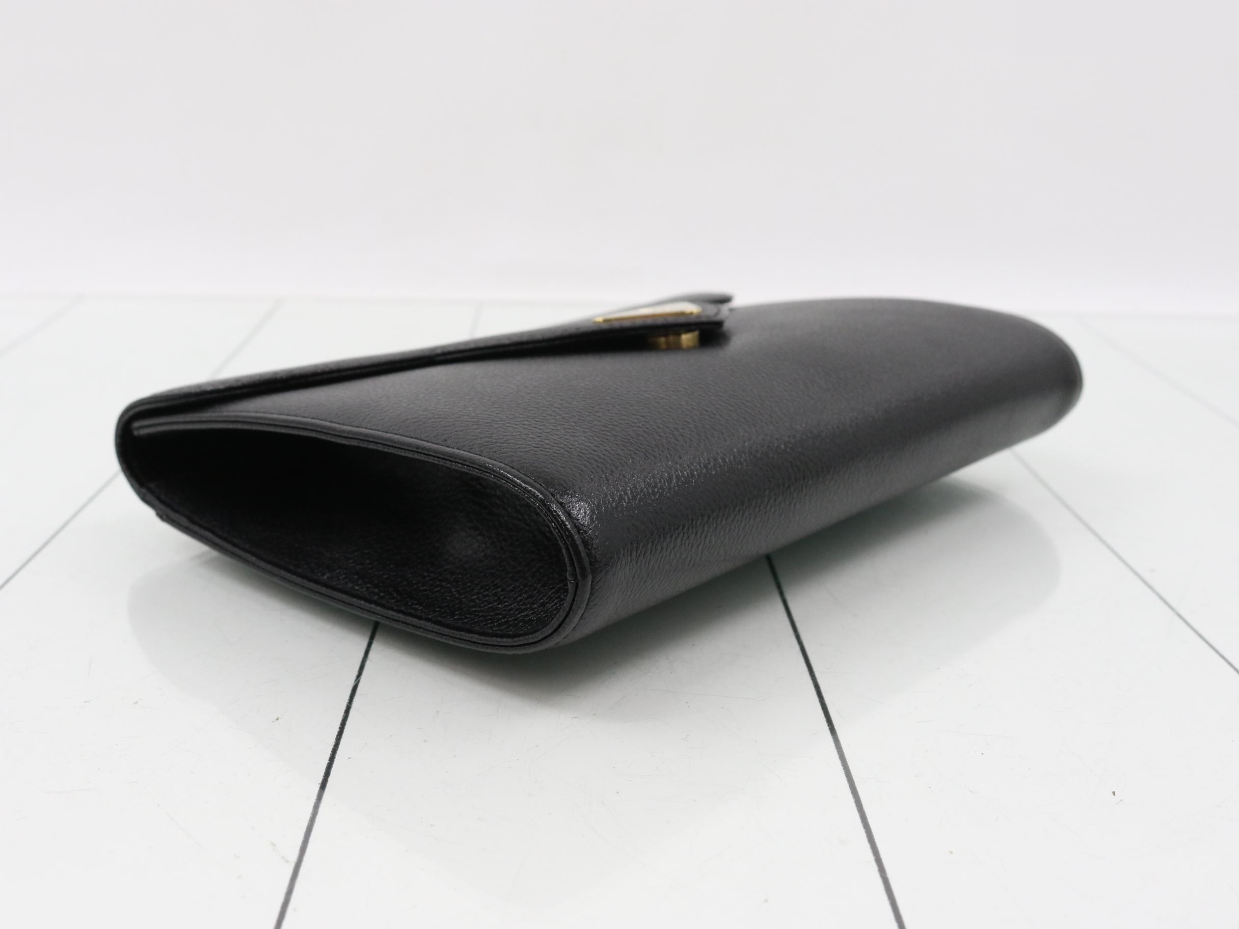 logo clutch bag, leather, black — view 5