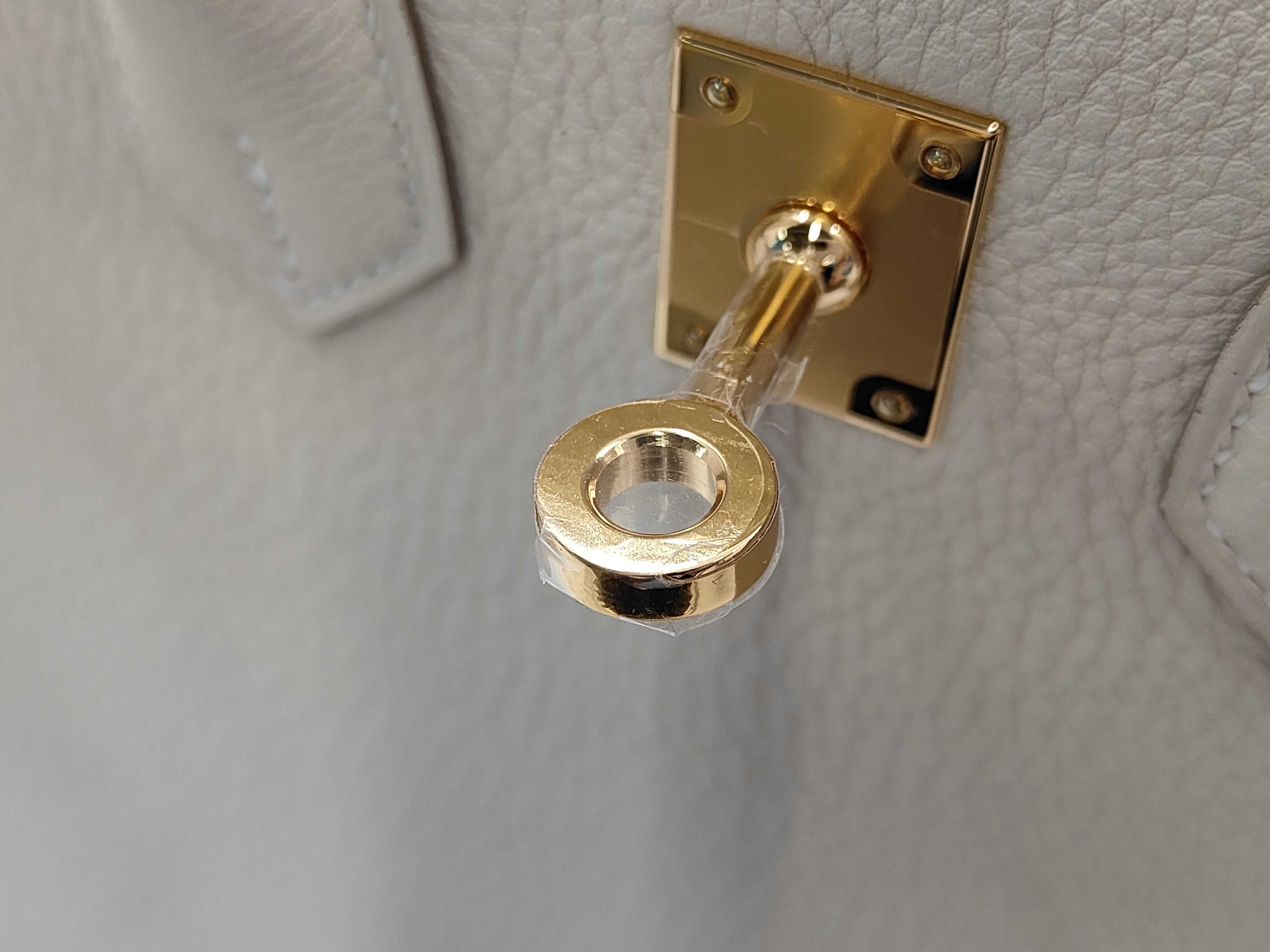 Birkin 25 Togo Leather, Gold Hardware, G Stamped Handbag — view 15