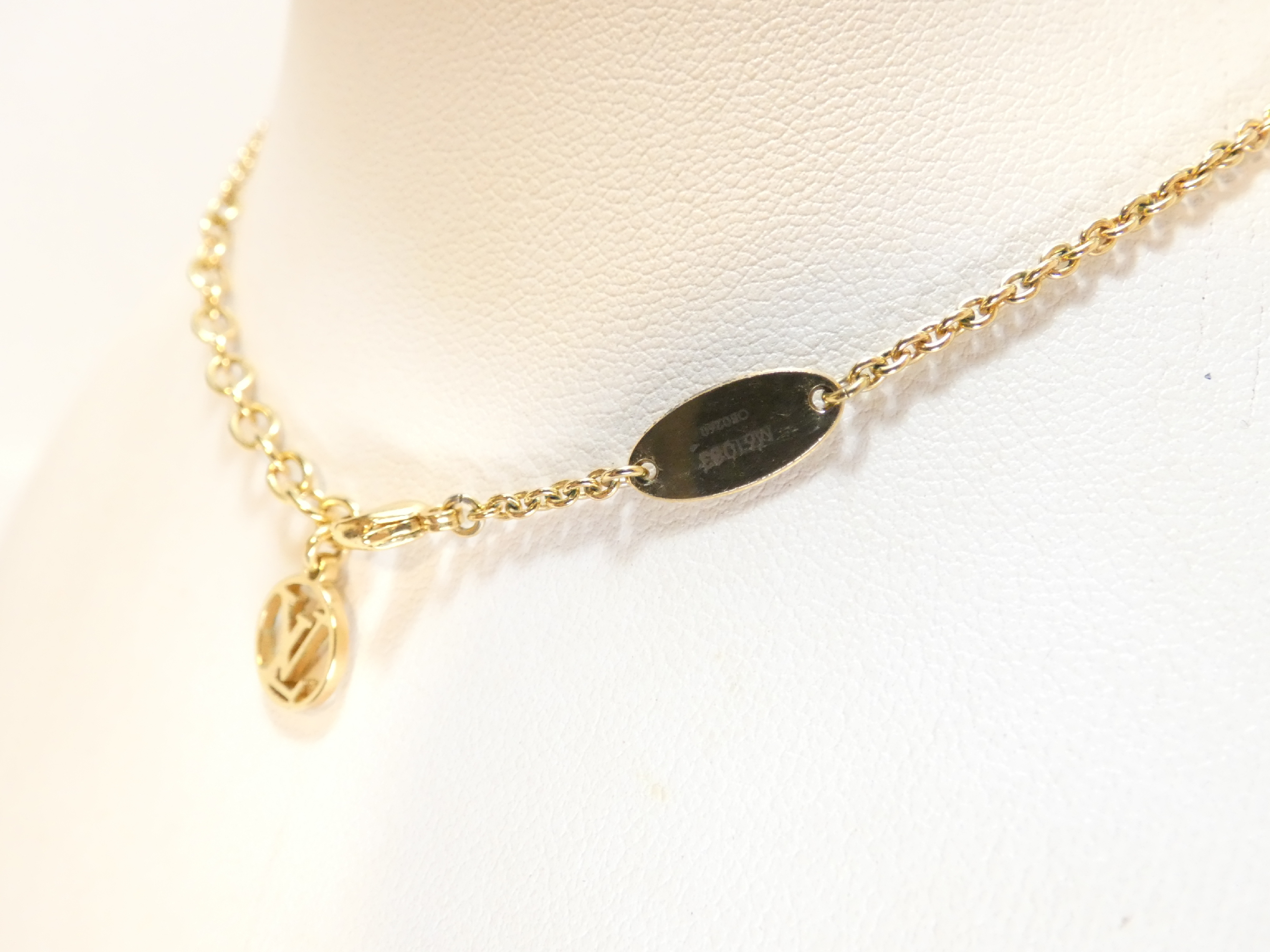 Essential V GP Necklace — view 4