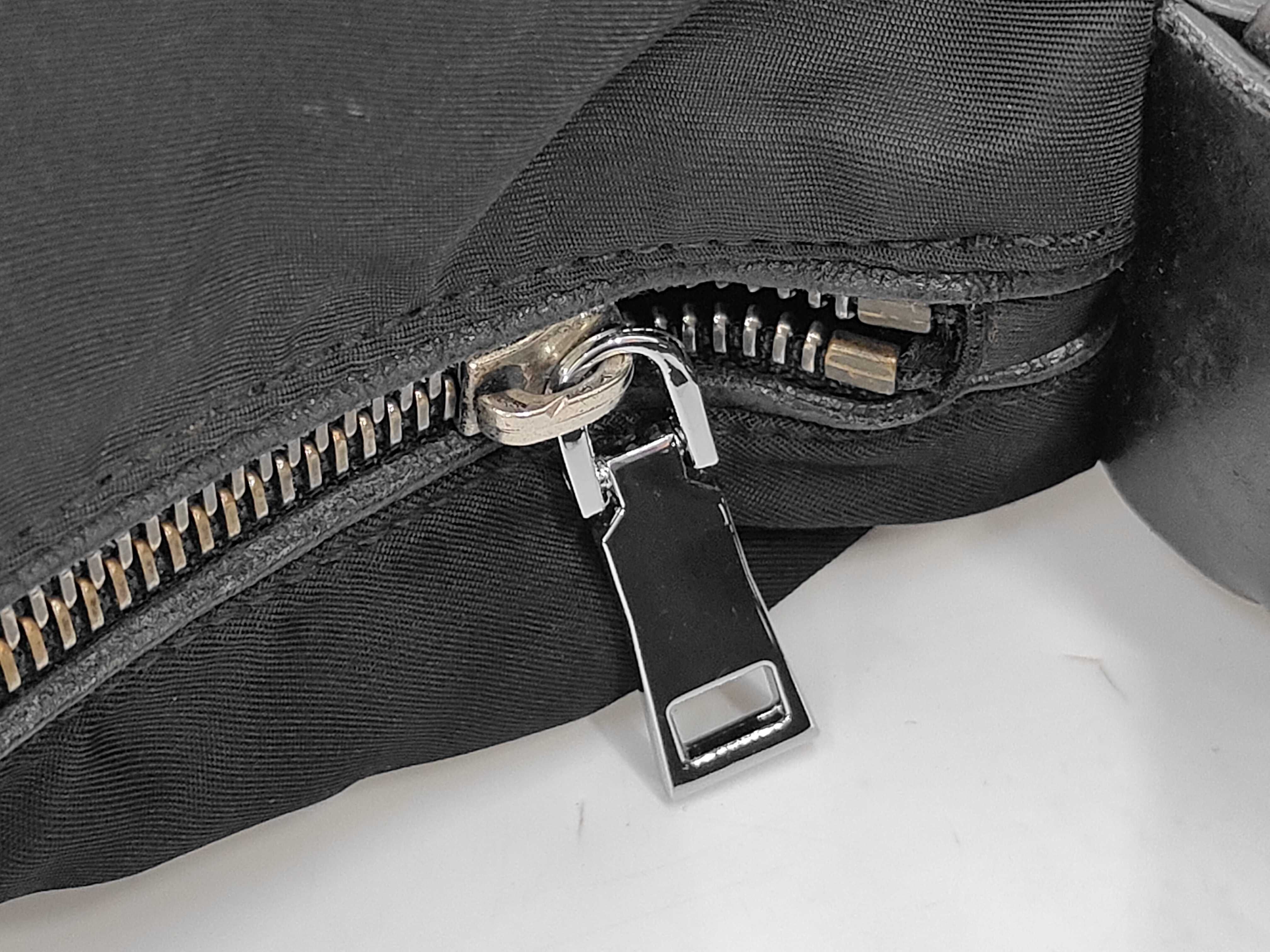 braided one-shoulder bag with triangular logo — view 8