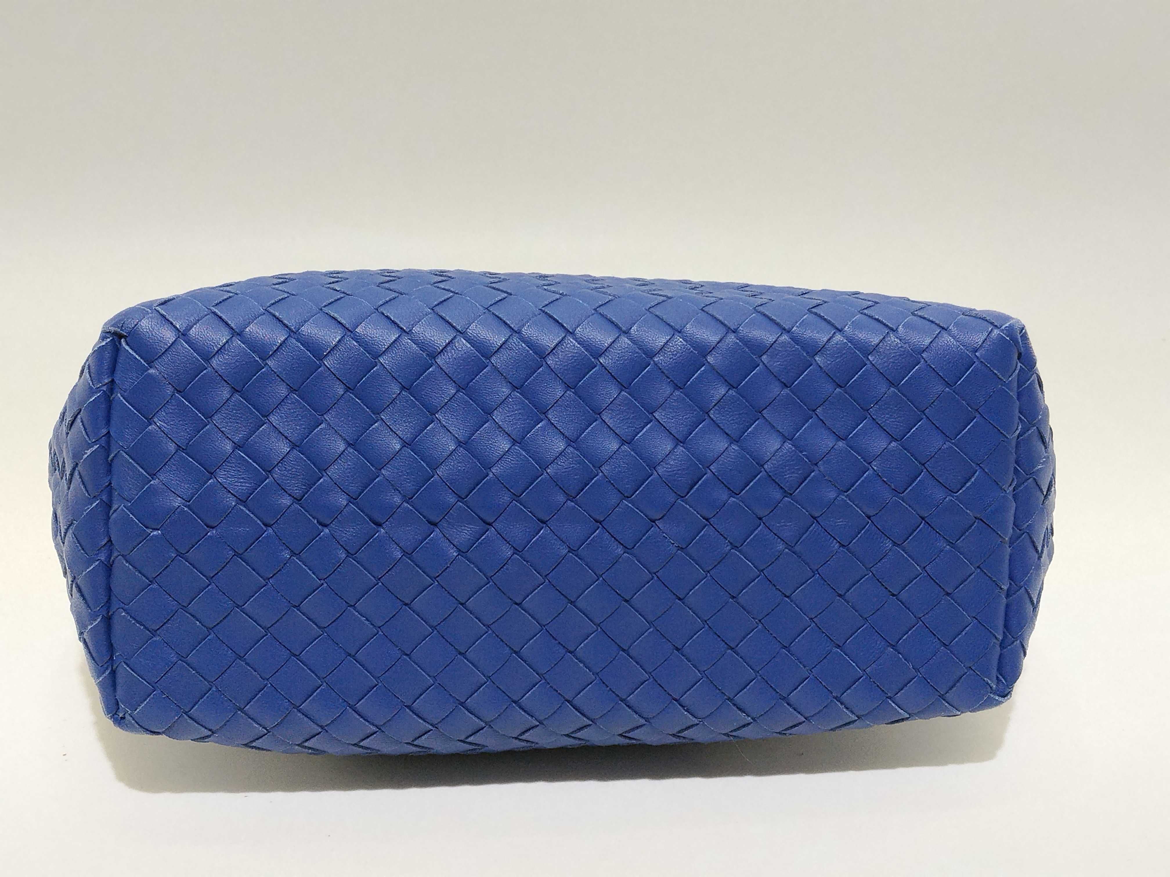 Intrecciato Leather Handbag, Blue, Handbag — view 3