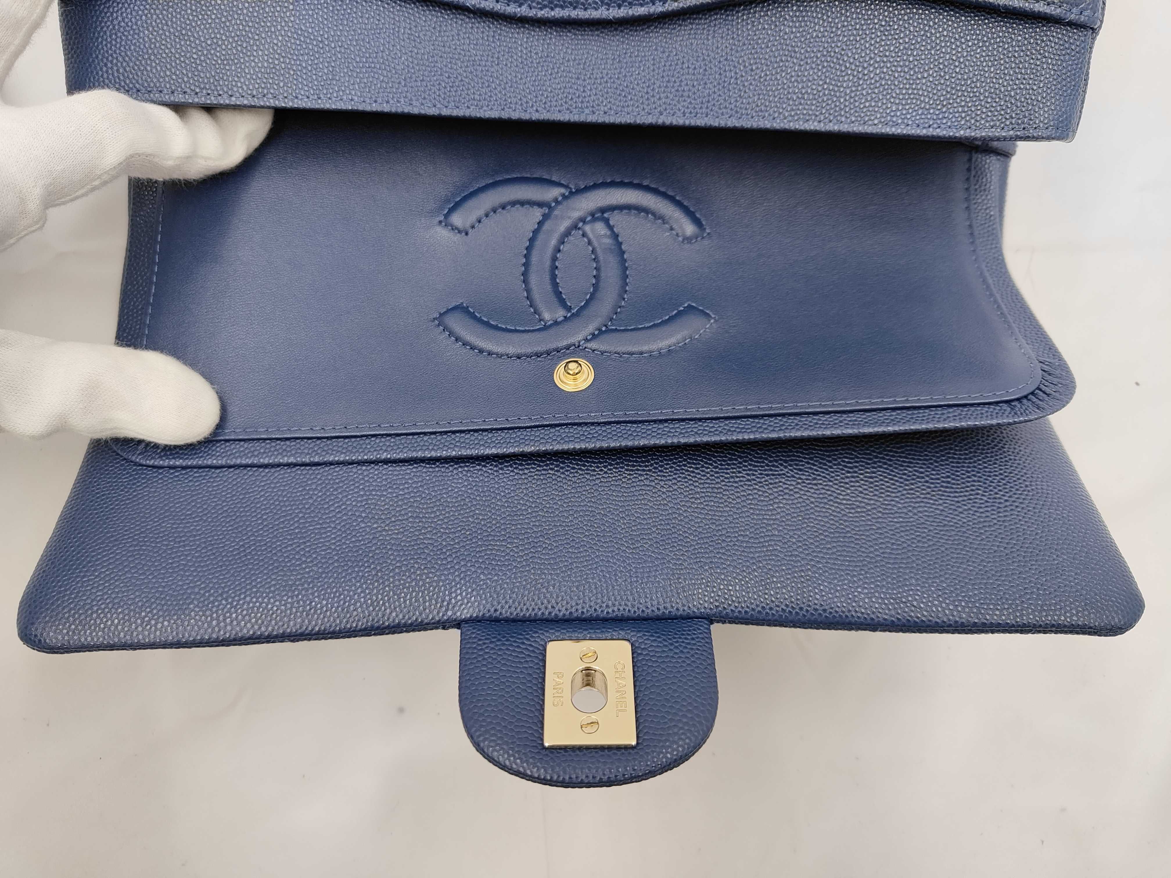 Matelassé 25 Double Flap Caviar Navy Chain Shoulder Bag — view 8