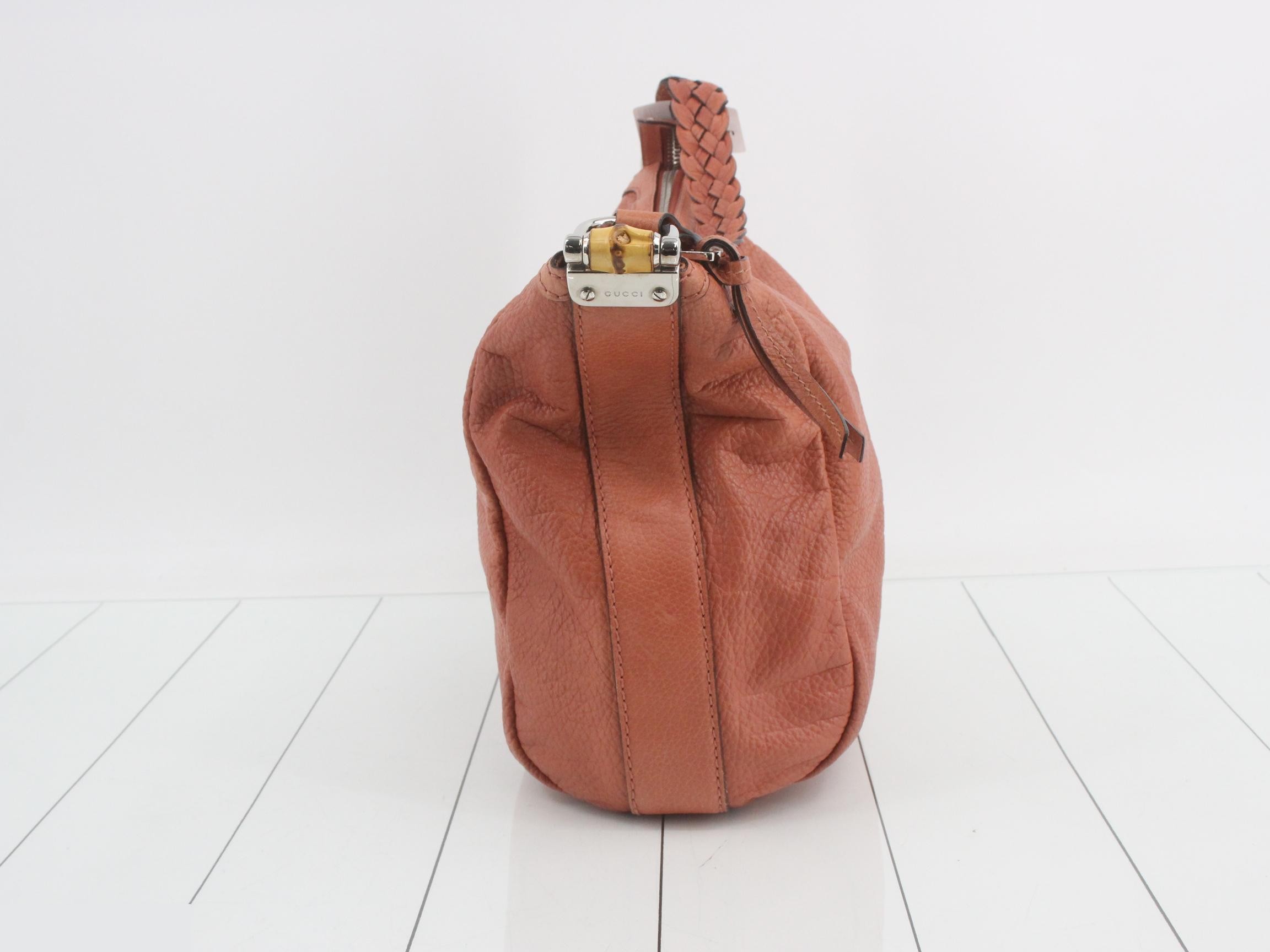 Leather and bamboo braided one-shoulder bag, salmon color. — view 4
