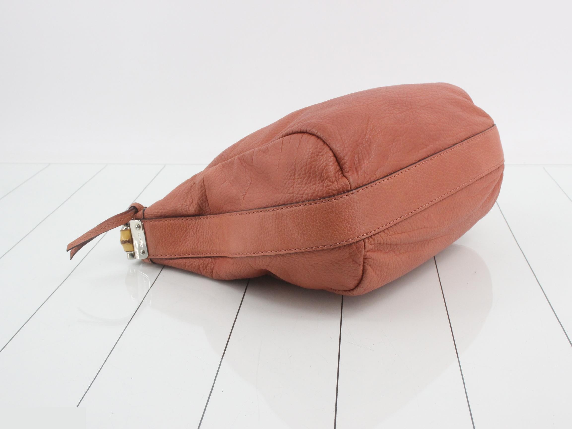 Leather and bamboo braided one-shoulder bag, salmon color. — view 5