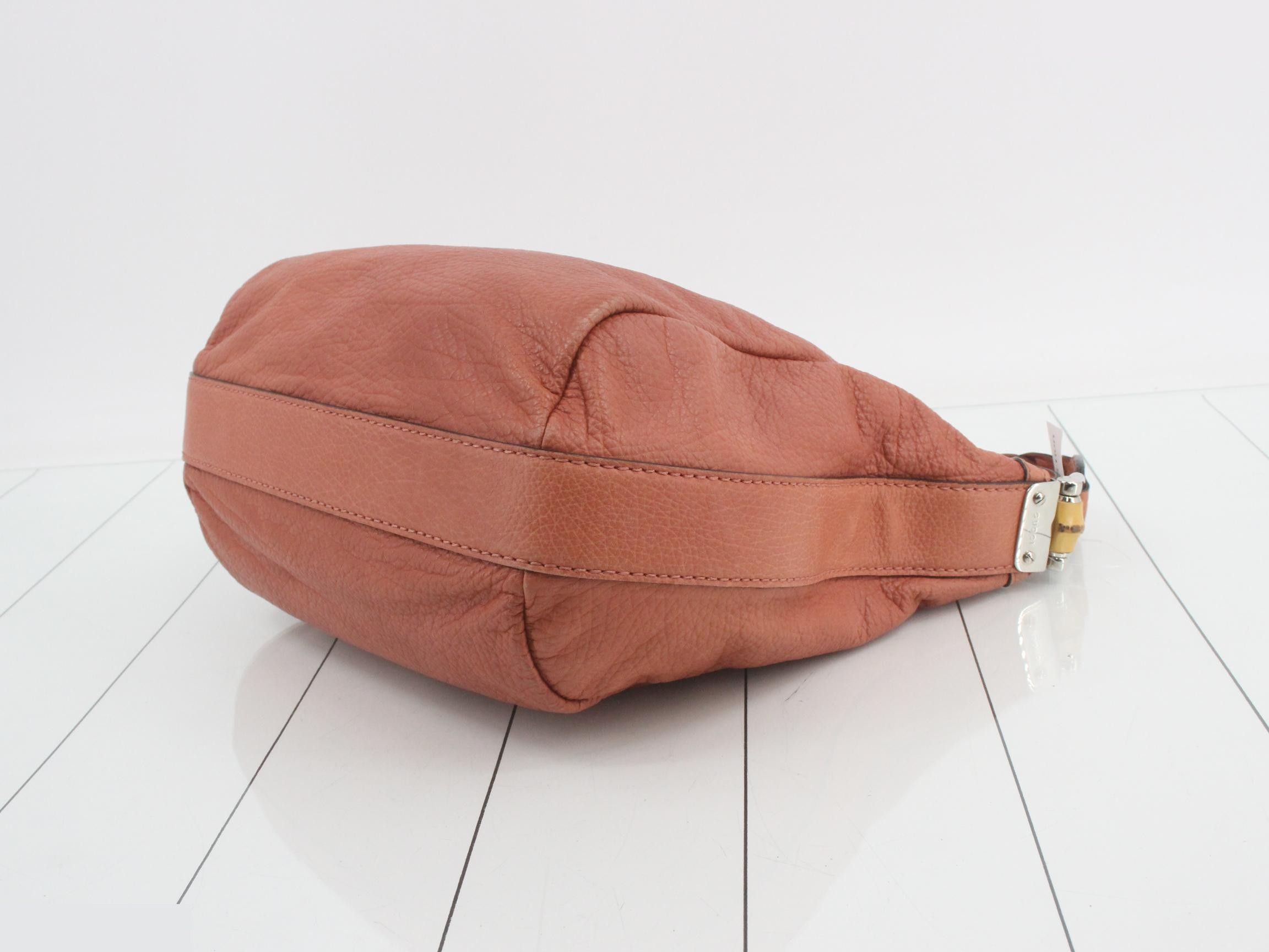 Leather and bamboo braided one-shoulder bag, salmon color. — view 6