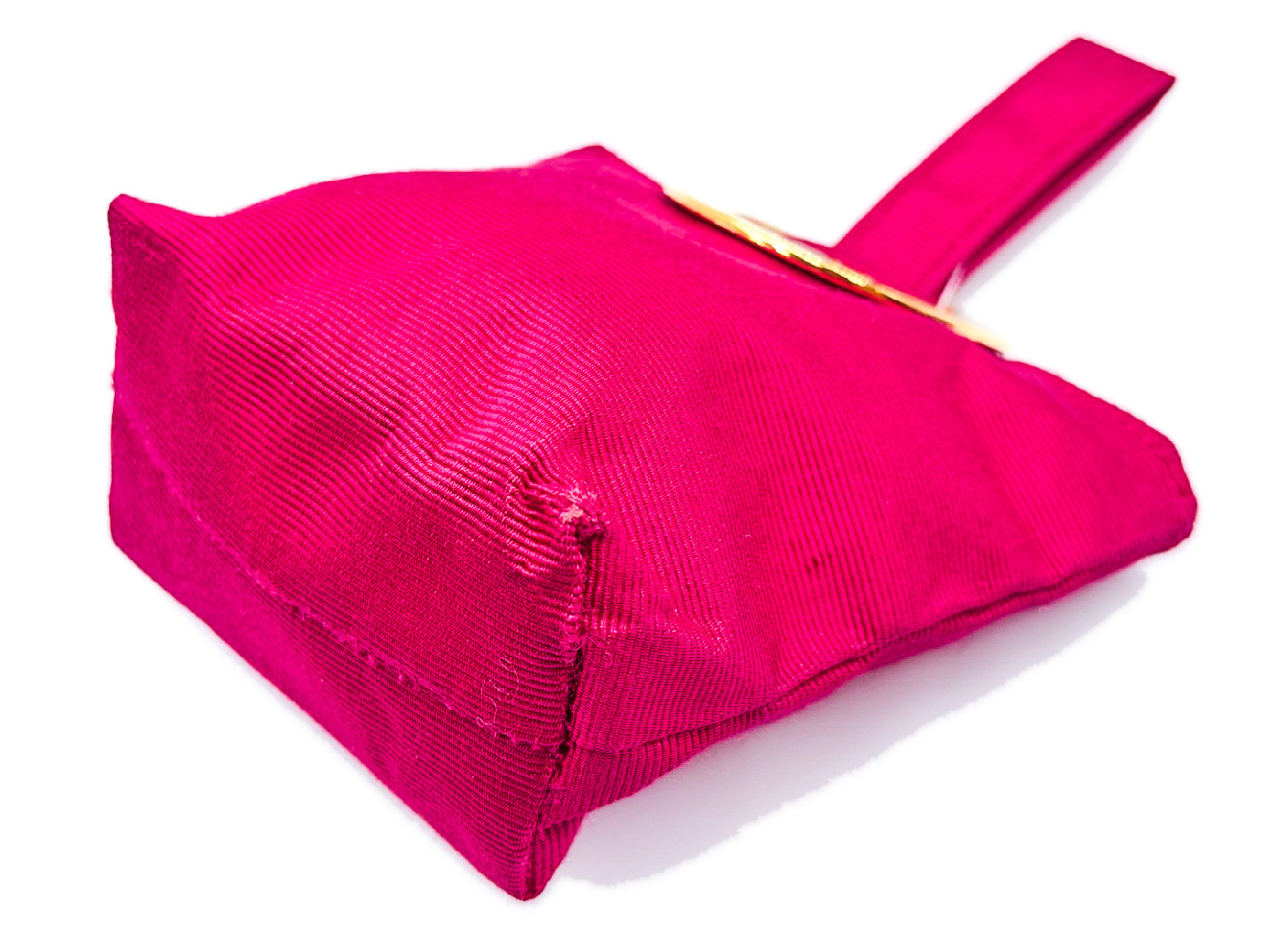 Circle clasp, gold hardware, pink pouch — view 7