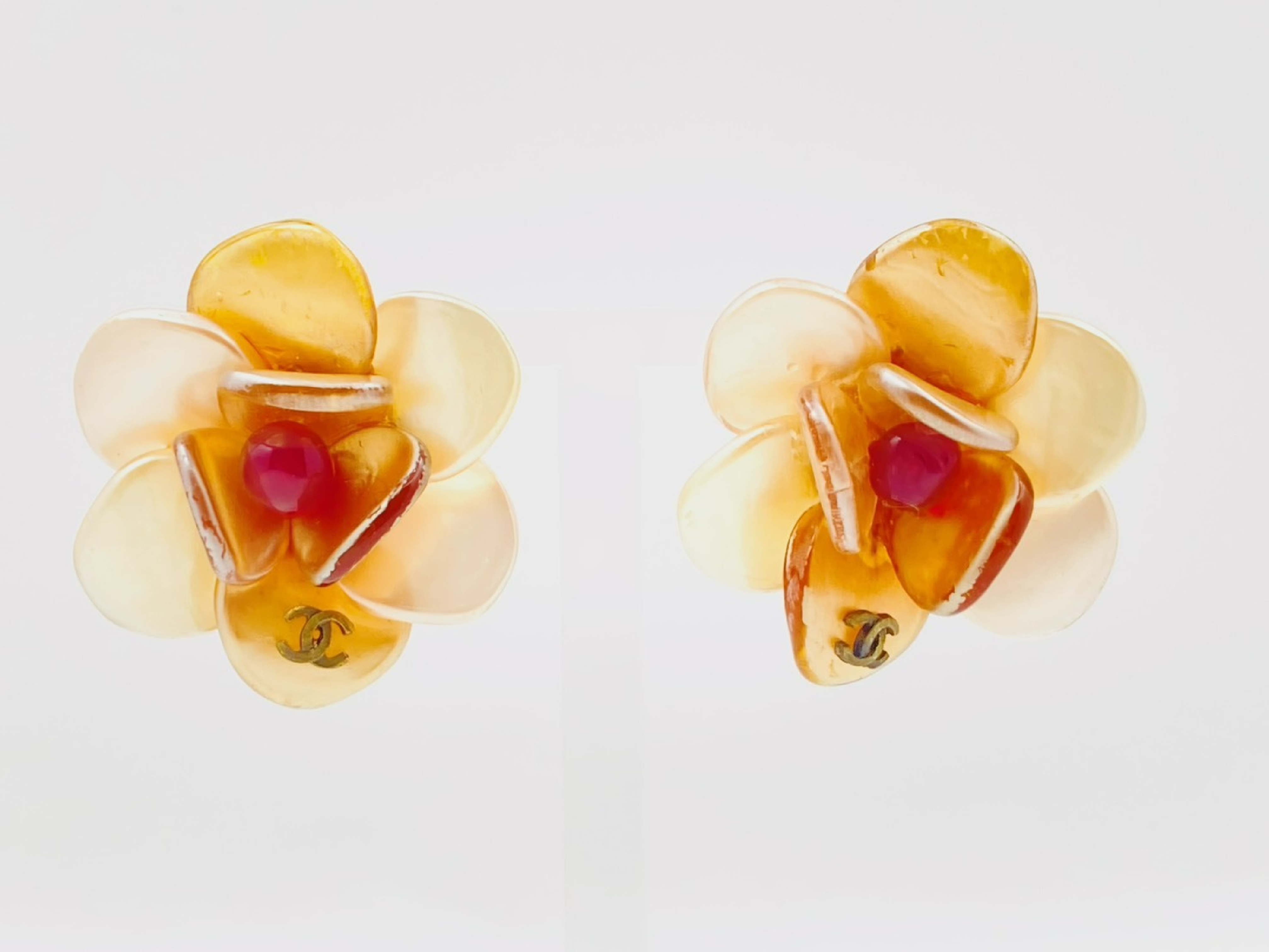 Coco Mark Camellia Flower 00A Resin Plastic Earrings