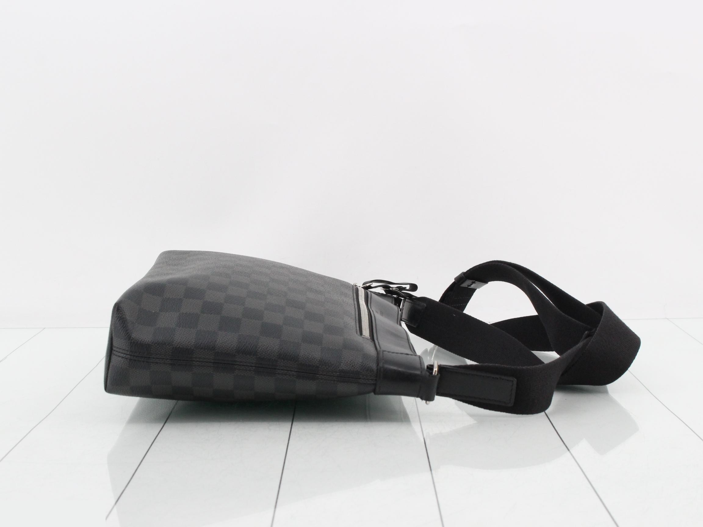 Damier Graphite (Bag) Shoulder Bag — view 3