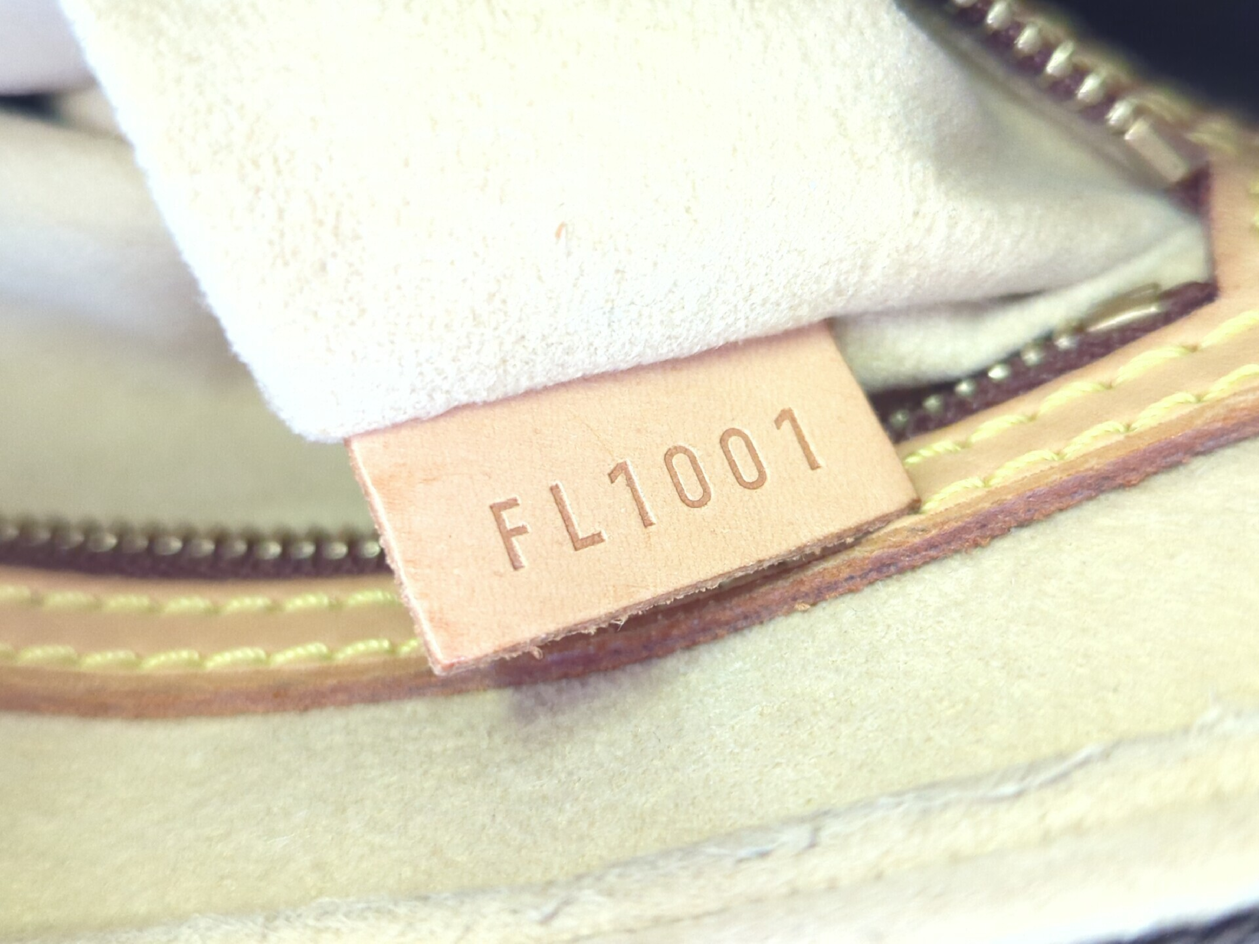 M51146 Monogram Looping MM Bag — view 13