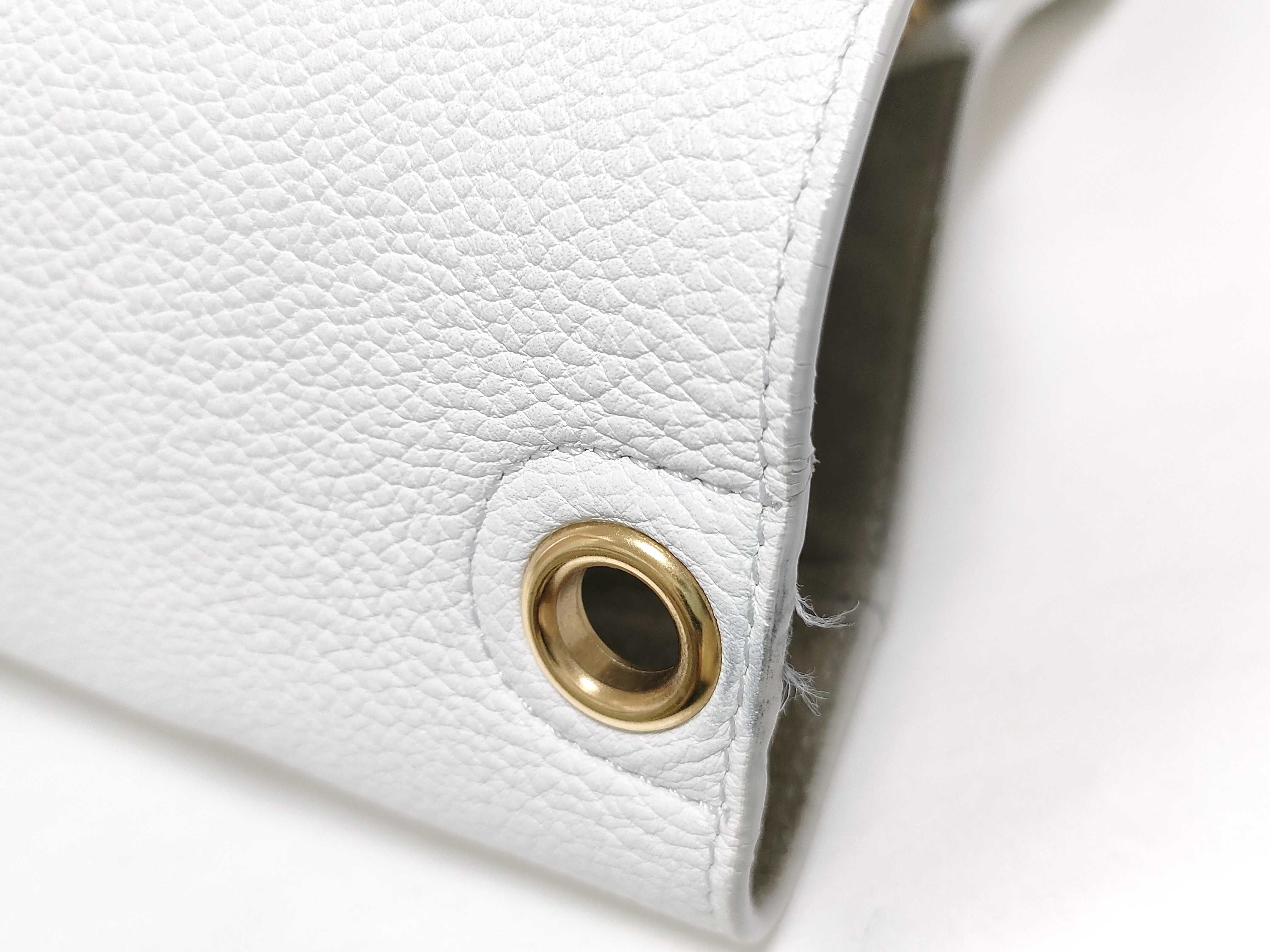 Sangle Bucket Leather Shoulder Bag White Shoulder Bag — view 5